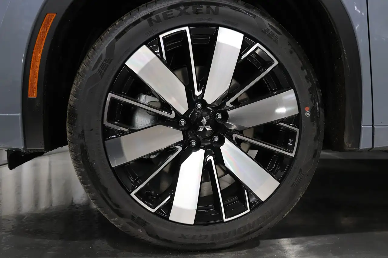 Mitsubishi Outlander снимка Mitsubishi Outlander