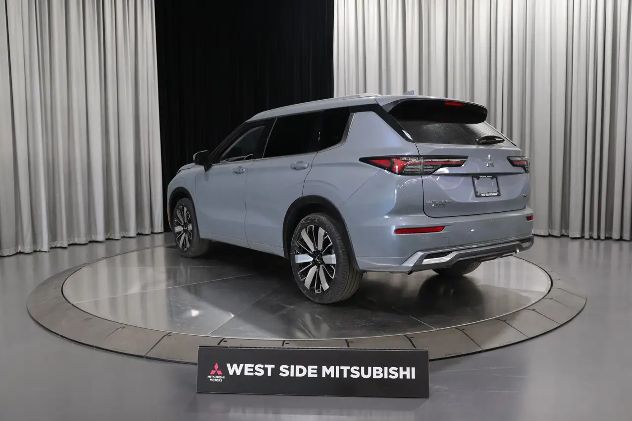 Mitsubishi Outlander снимка Mitsubishi Outlander