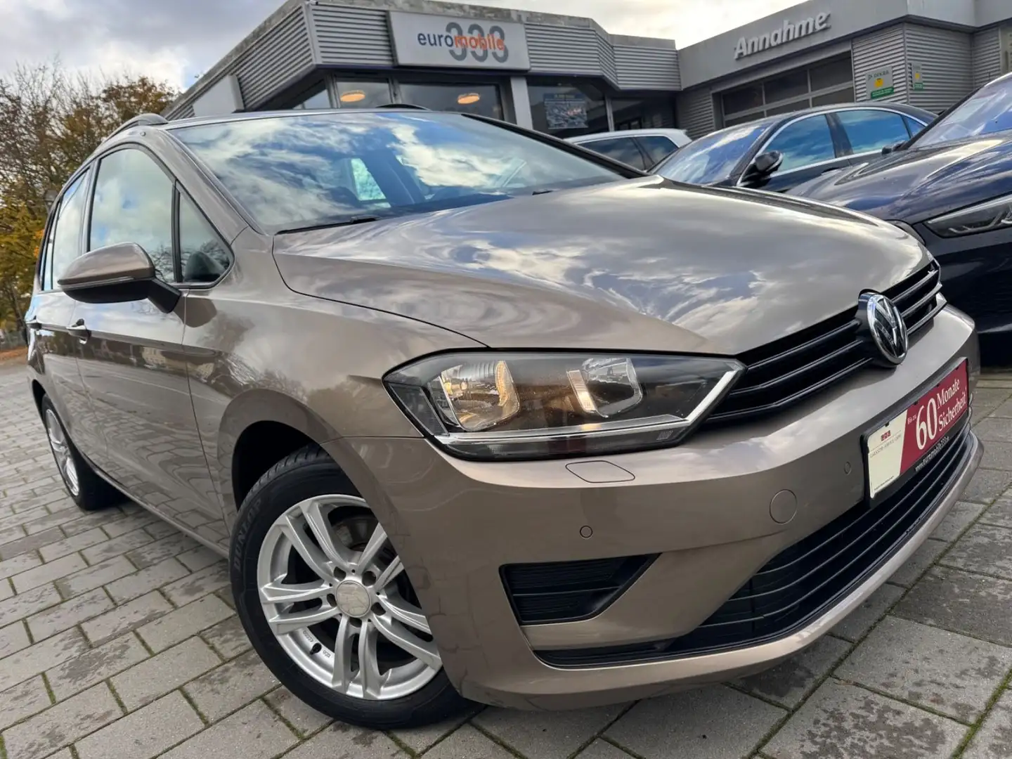 Volkswagen Golf Sportsvan VII Trendline BMT/Start-Stopp Gold - 2