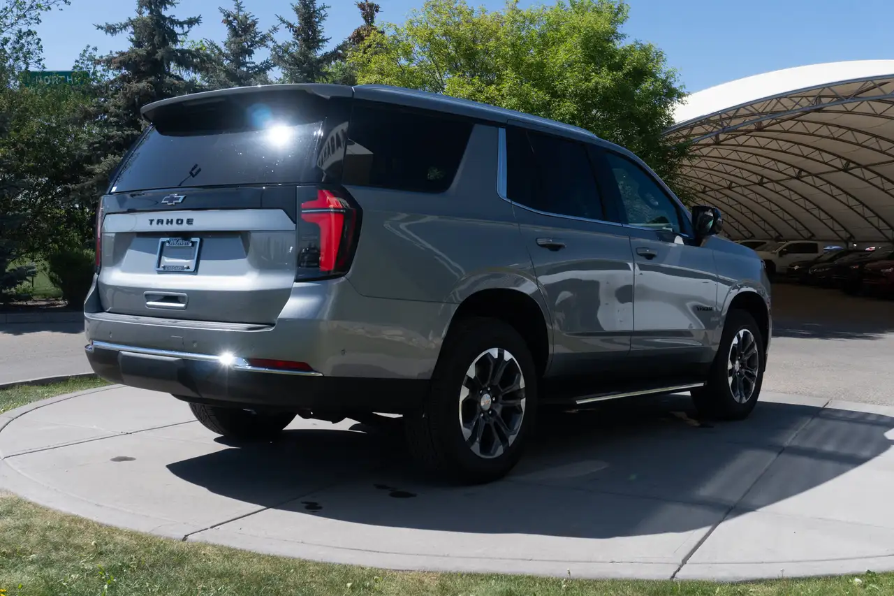 Chevrolet Tahoe снимка Chevrolet Tahoe