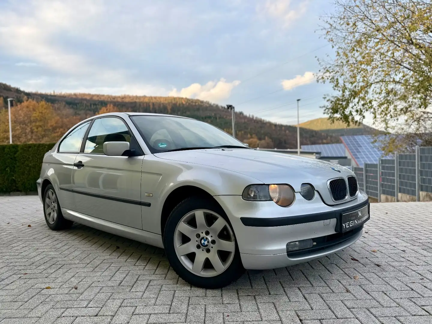 BMW 316 ti Compact Klima+SD-SHZ-TÜV bis 11/2027 Argent - 1