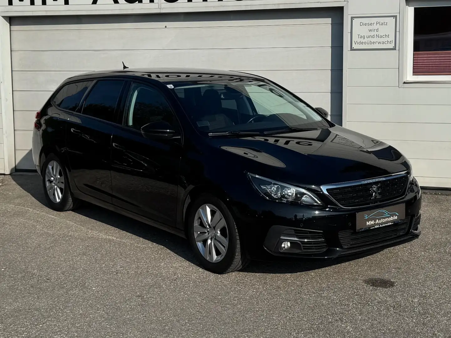 Peugeot 308 308 SW 1,5 BlueHDI*SHZ*PDC*NAVI*uvm Schwarz - 1