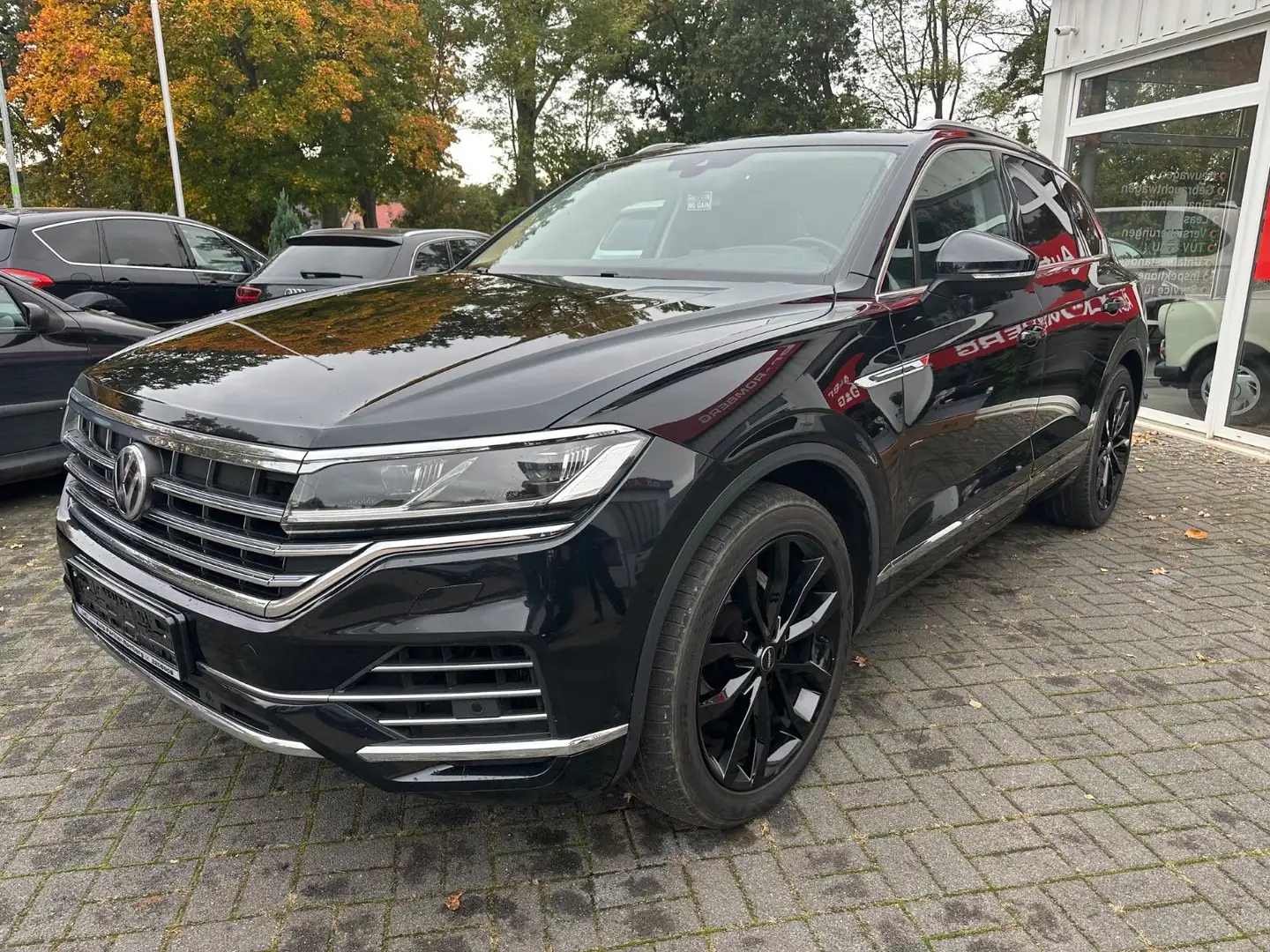 Volkswagen Touareg Elegance 4Motion 20" Wildsrcreen Pano Schwarz - 1