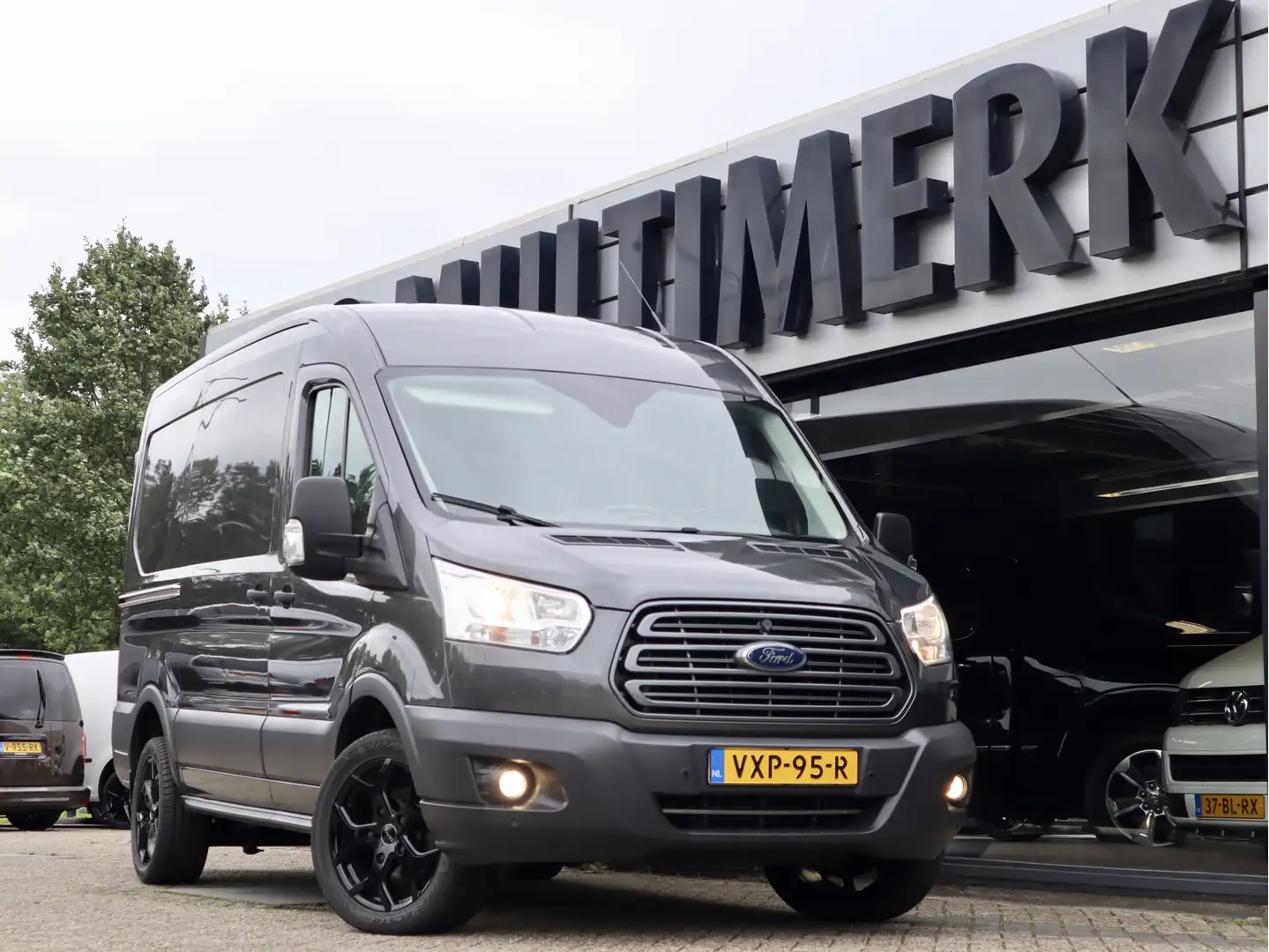 Ford Transit 350 2.0 TDCI L2H2 LUXE Grijs - 1