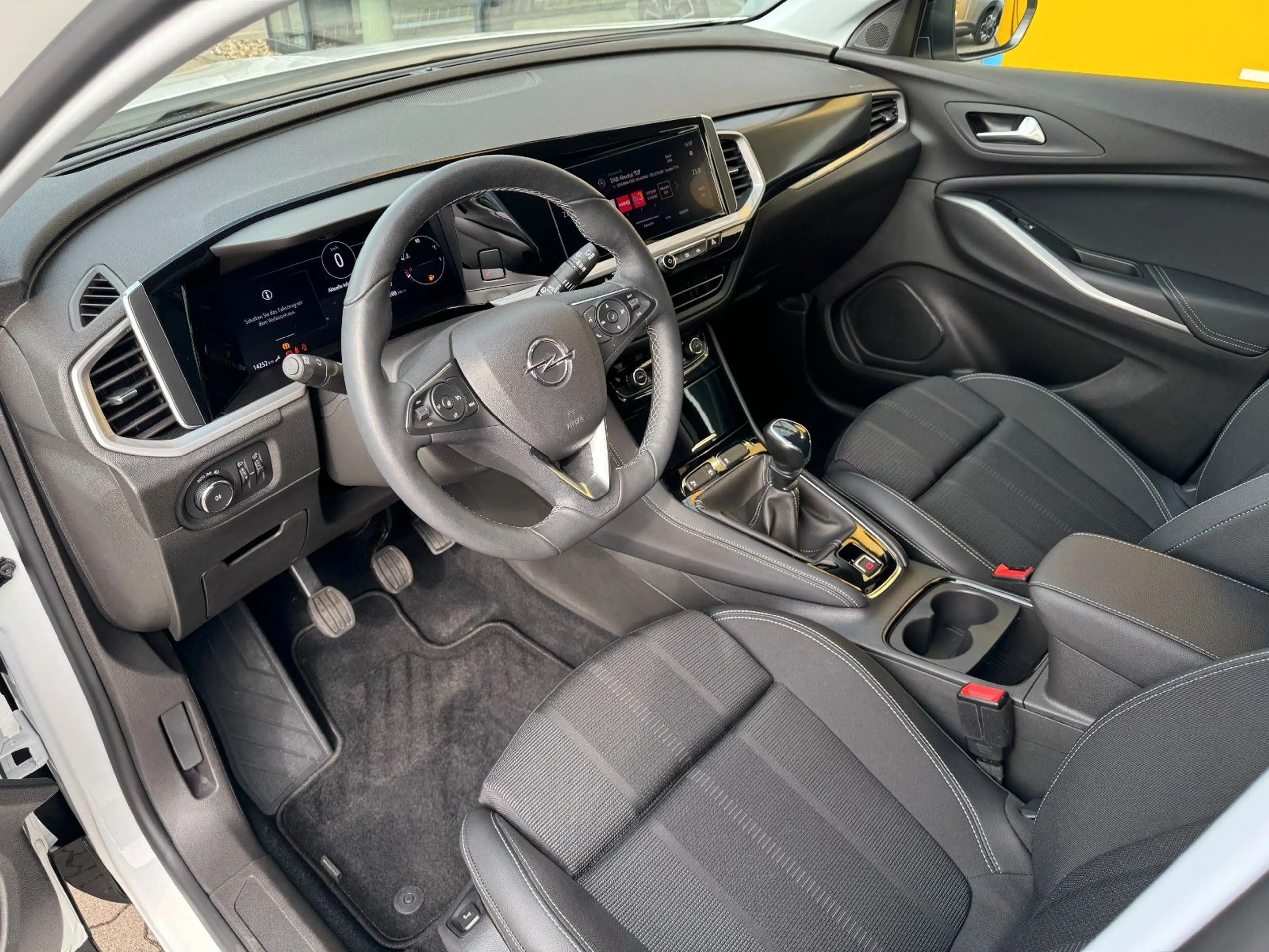 Opel Grandland X Grandland 1.2 Turbo 130 GS Line, AHK, LED — photo 4