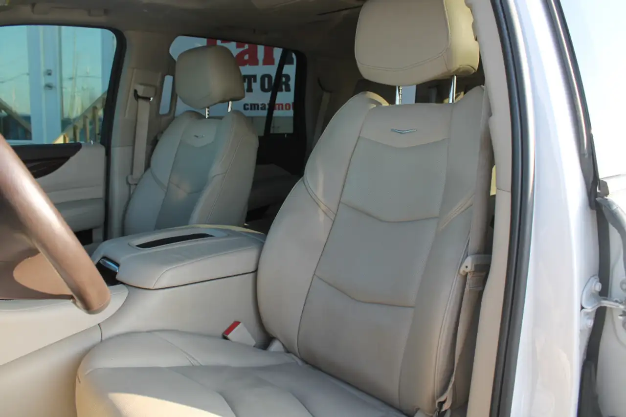 Cadillac Escalade снимка Cadillac Escalade