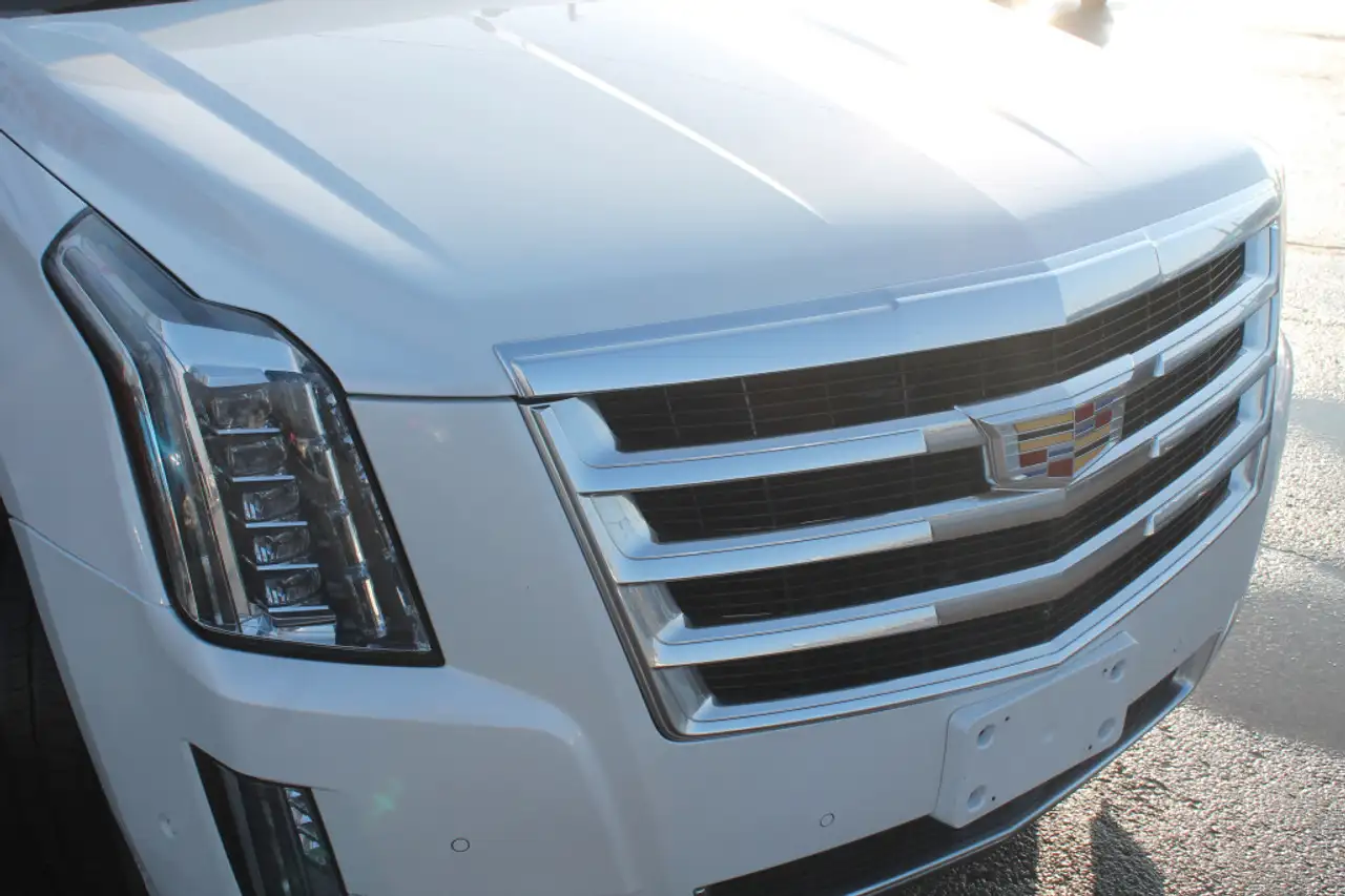 Cadillac Escalade снимка Cadillac Escalade