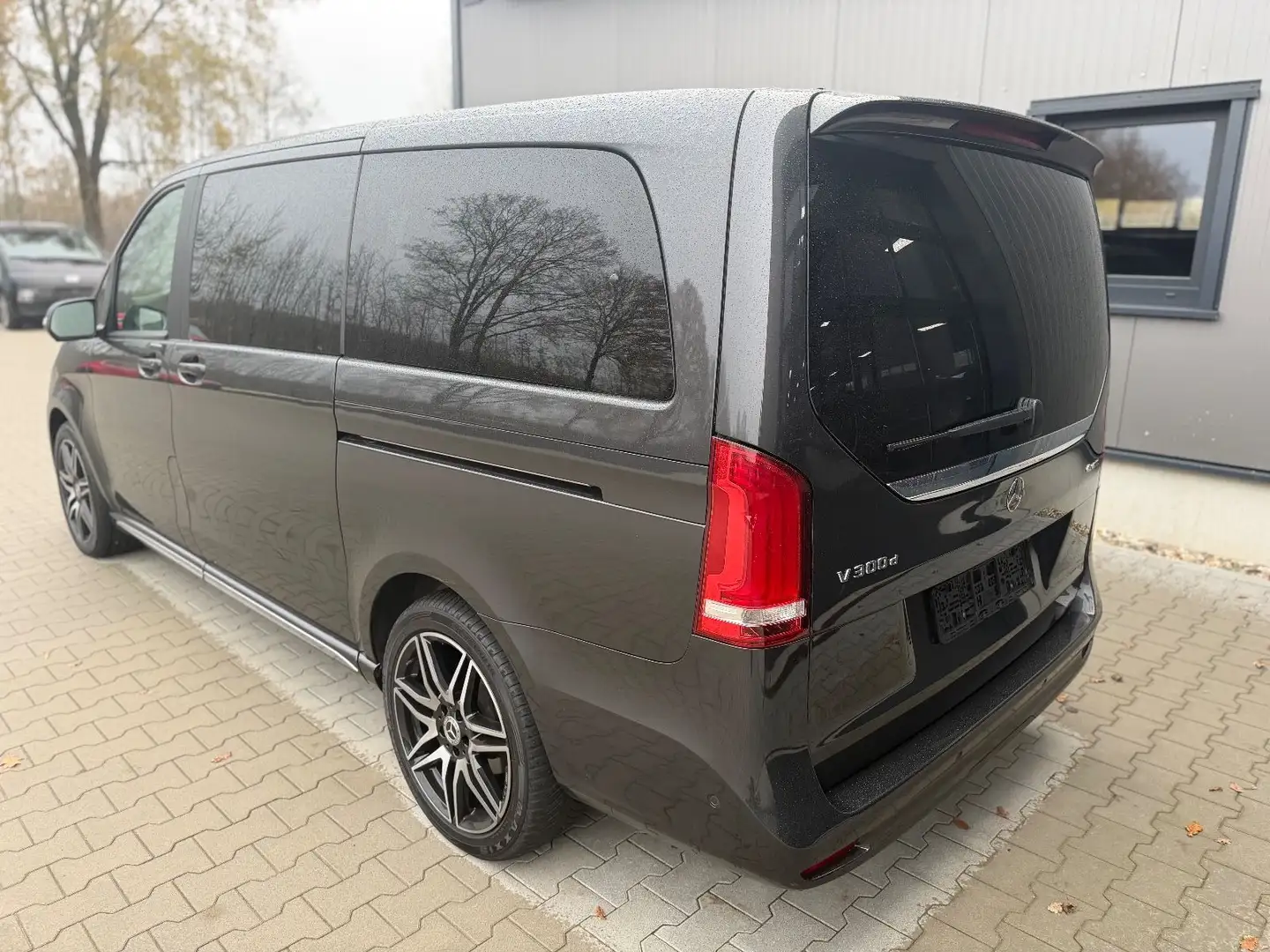 Mercedes-Benz V 300 V300 4M Lang AMG -7S-Pano-Burmester-360K-19Zo Grau - 2