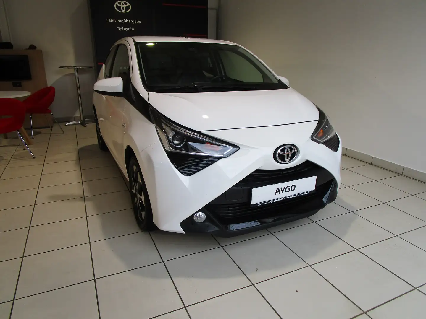 Toyota Aygo Aygo 5-Türer x-play Team Deutschland Weiß - 2