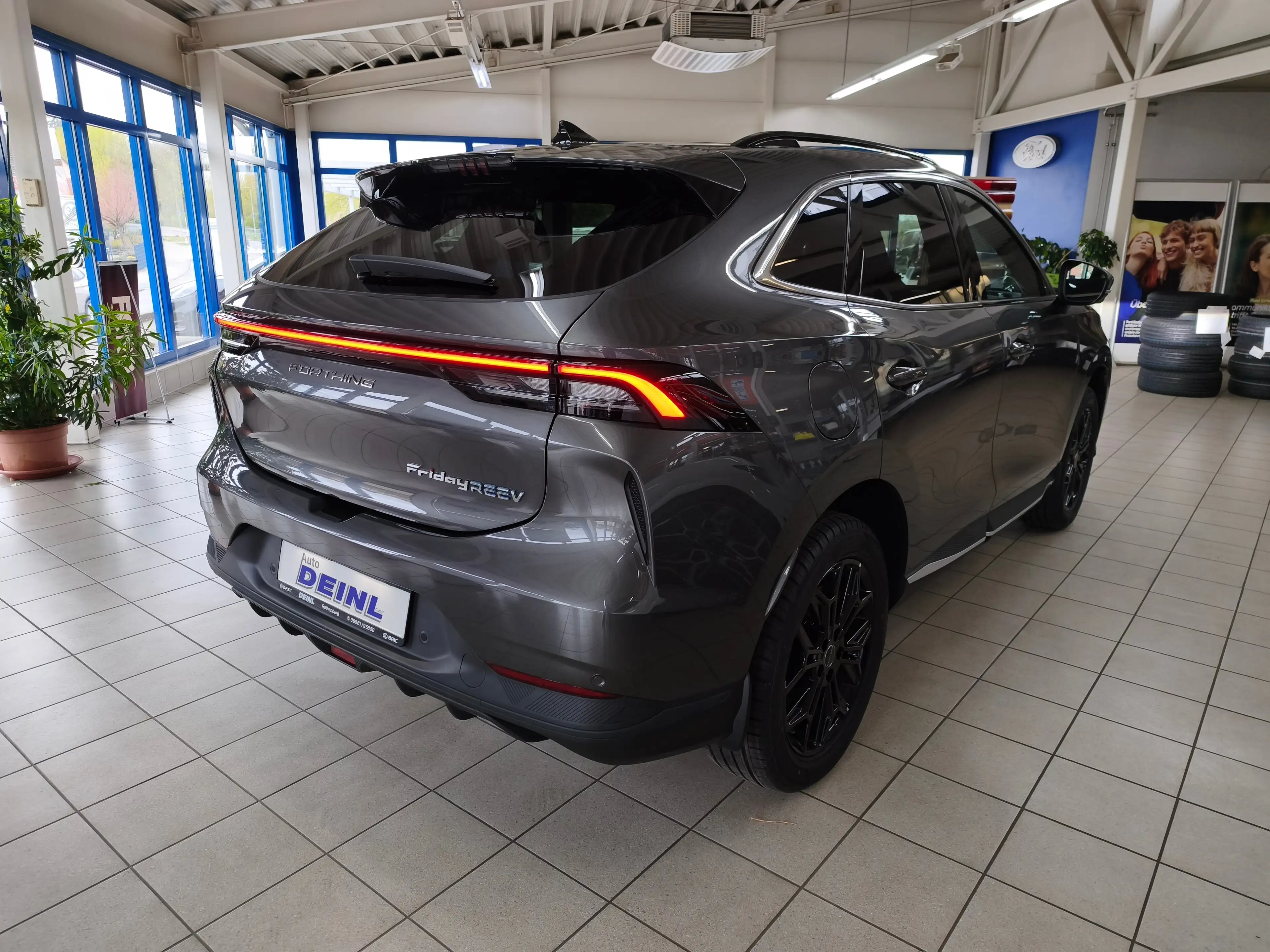 DFM Forthing 5 Friday REEV — photo 4