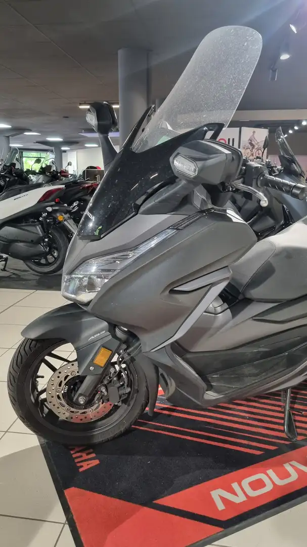 Honda Forza 125 Gris - 2