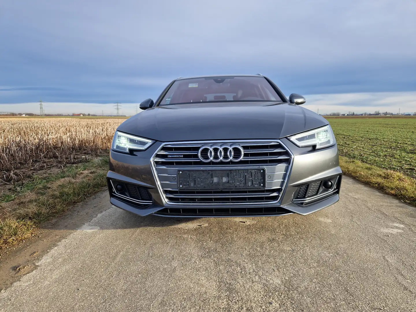 Audi A4 Grau - 1