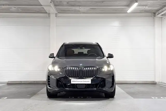 BMW X5 view 5