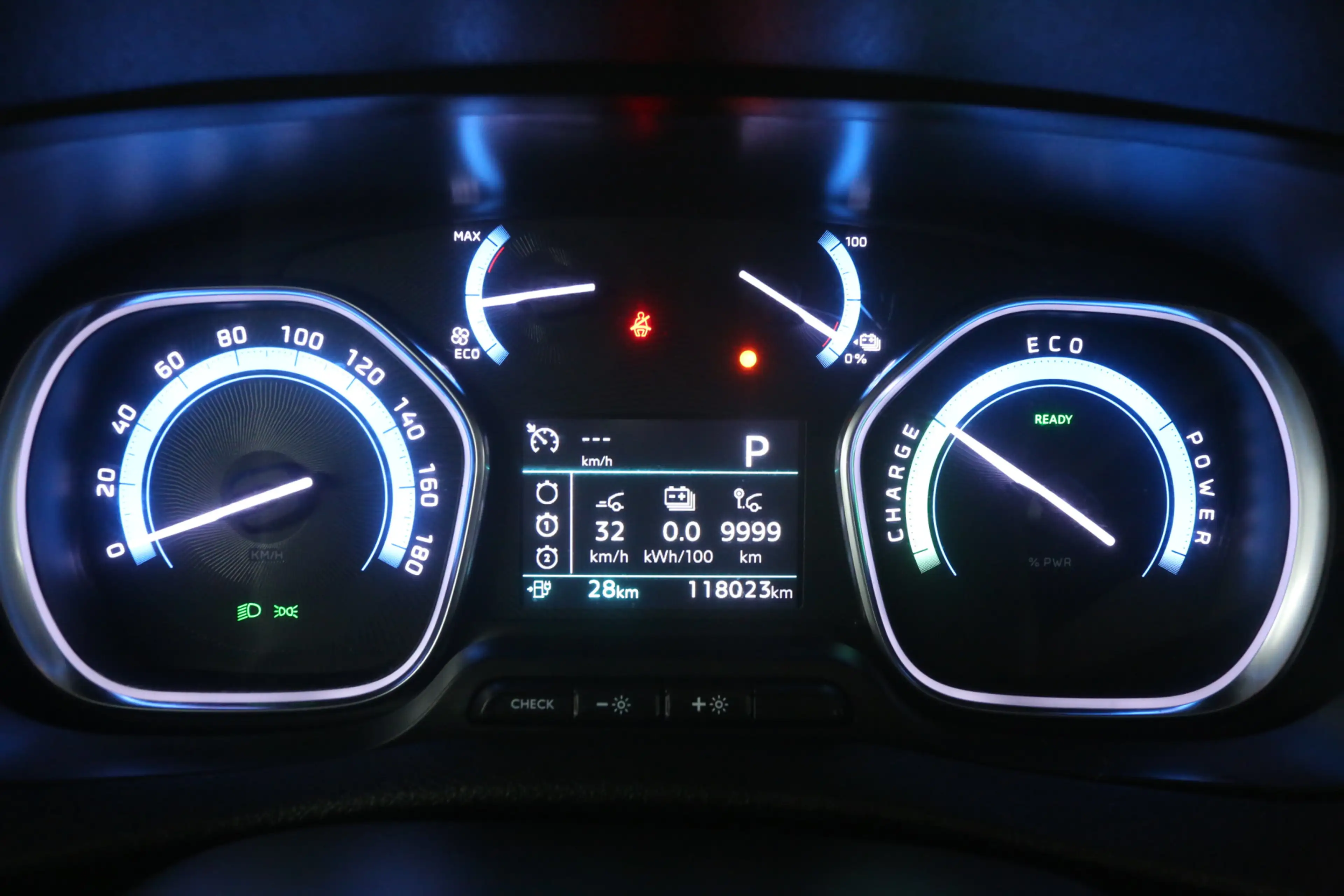 Peugeot e-Expert 75 kWh L2H1 | Snelladen | SOH 90% | Airco | Cruise — photo 15