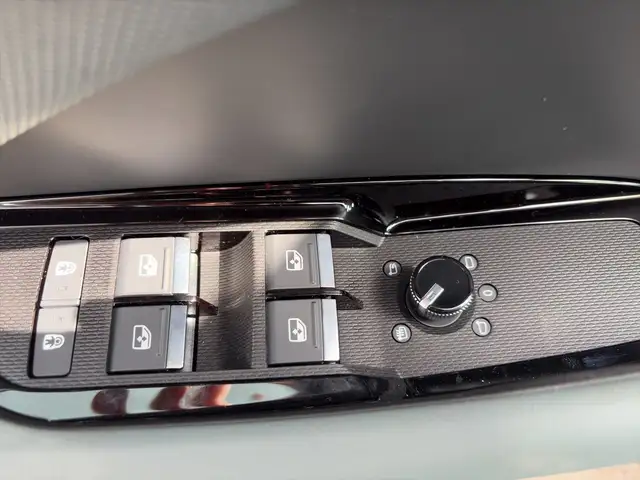 Audi Q3 TDI 110 kW  intense Ansicht 6