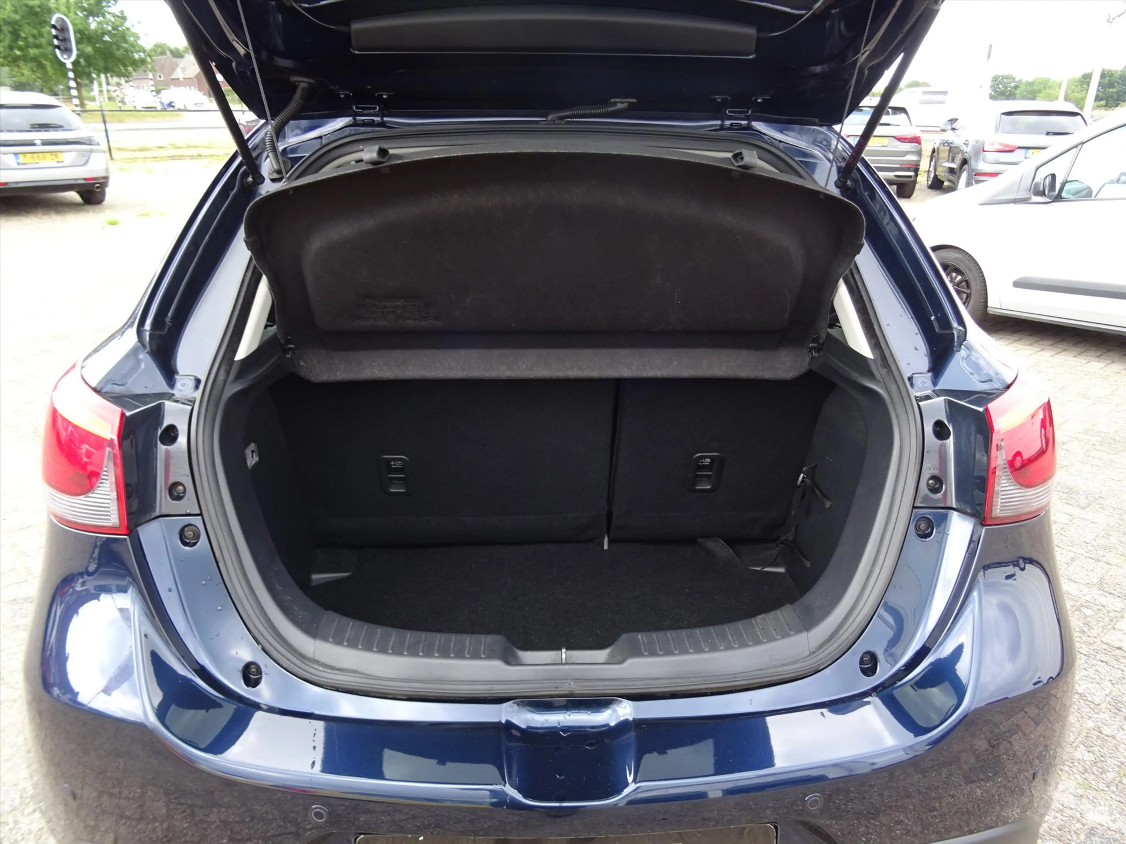 Mazda 2 1.5 SKYACTIV-G 90PK AUT GT-M — photo 6
