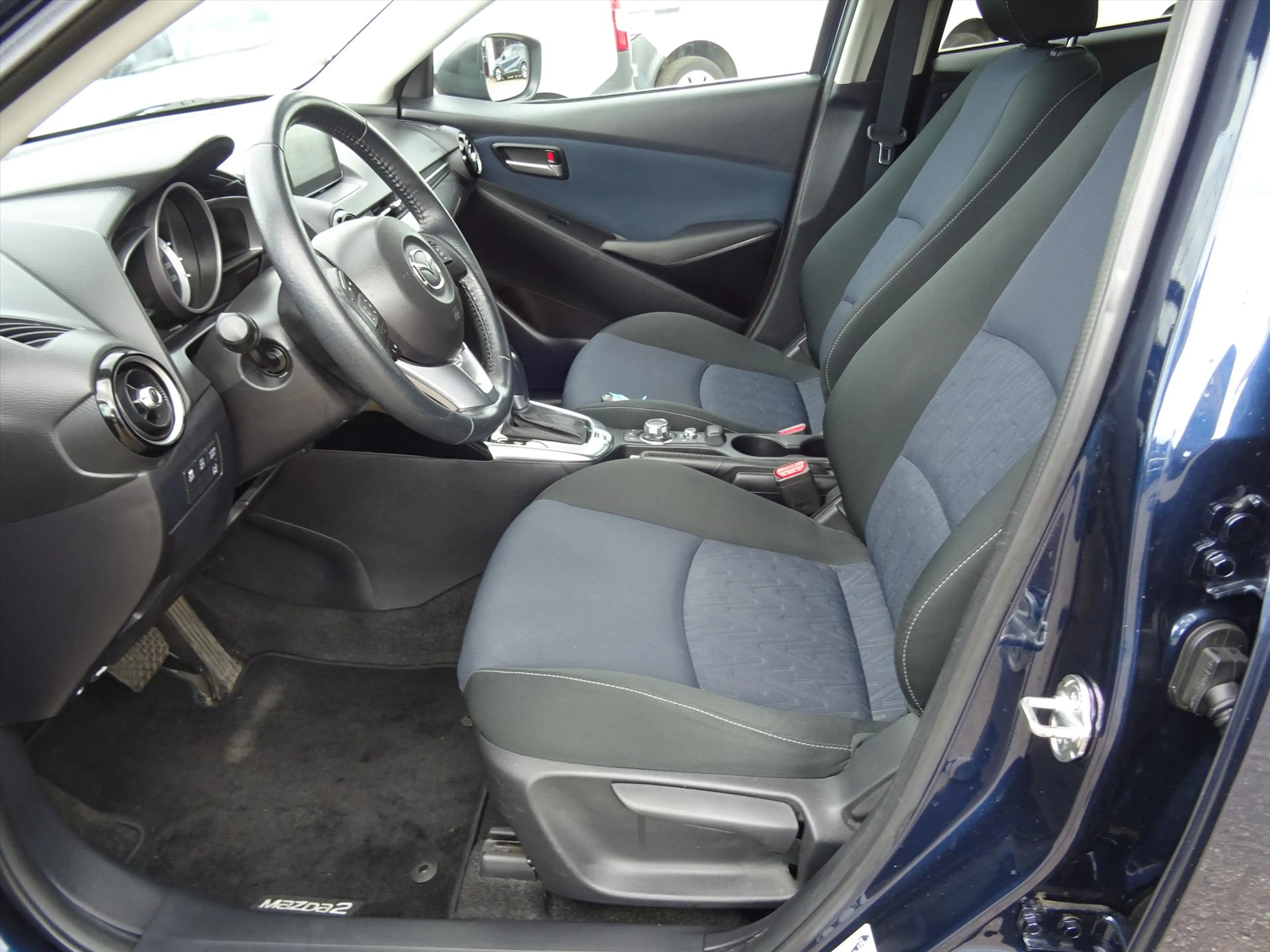 Mazda 2 1.5 SKYACTIV-G 90PK AUT GT-M — photo 8
