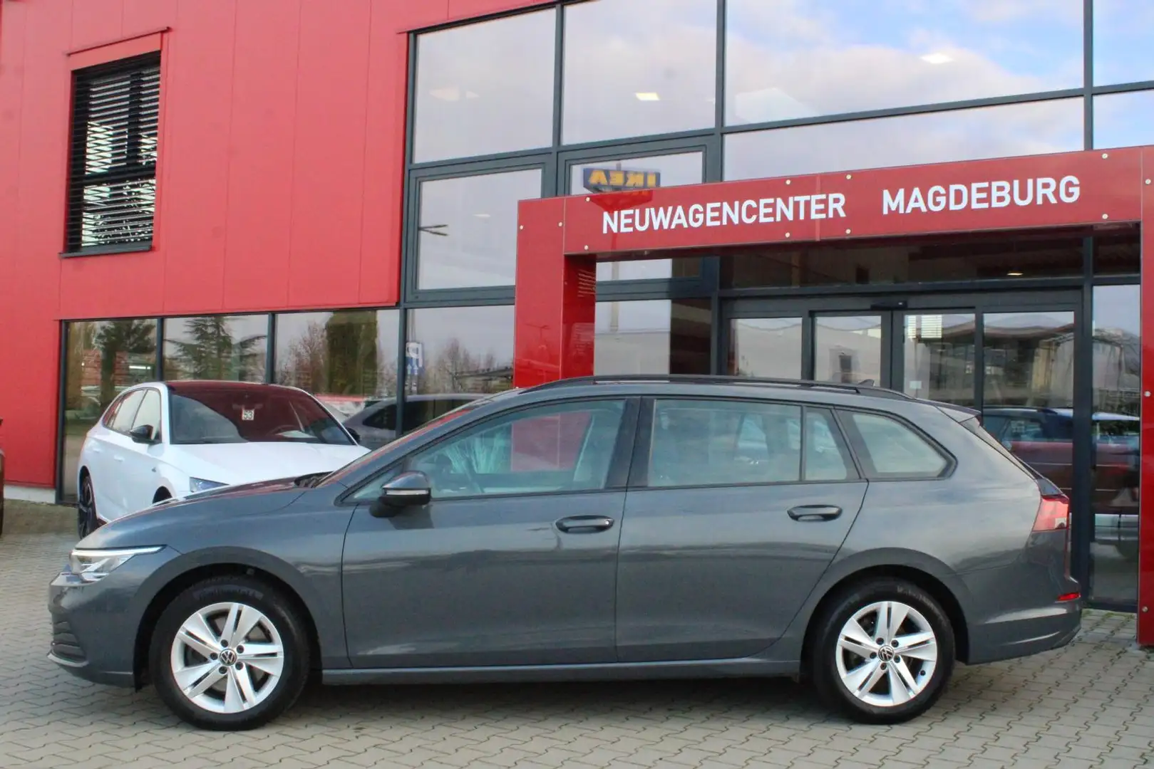 Volkswagen Golf Variant Golf 2.0TDI DSG Life*AHK*ST.HZG*NAVI*ACC*LED*SHZ*L Grau - 2