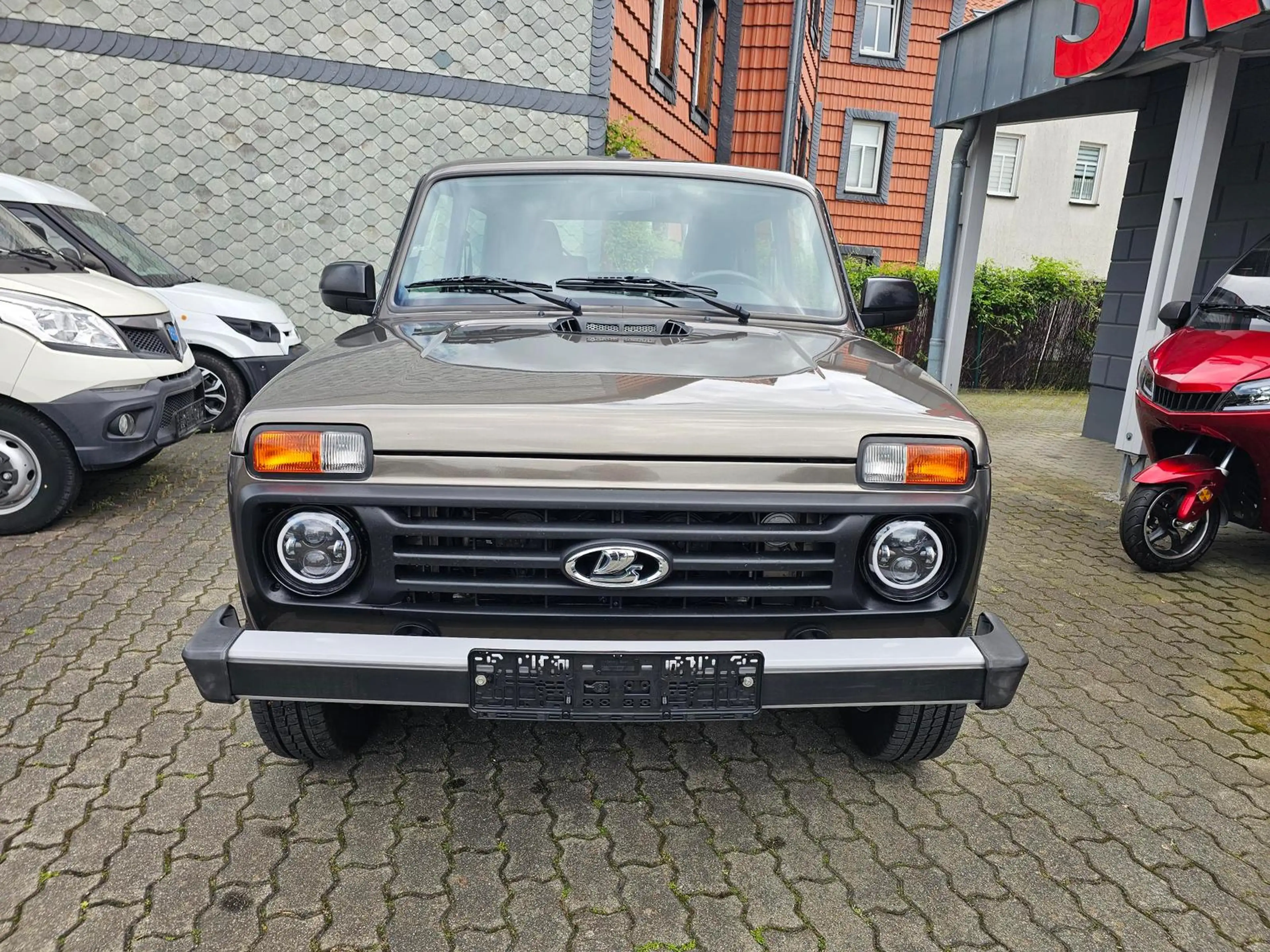 Lada Niva 1.7i 4x4 LUXUS AC+KLIMA+AHK1.9t+RADIO+LED+ — photo 8