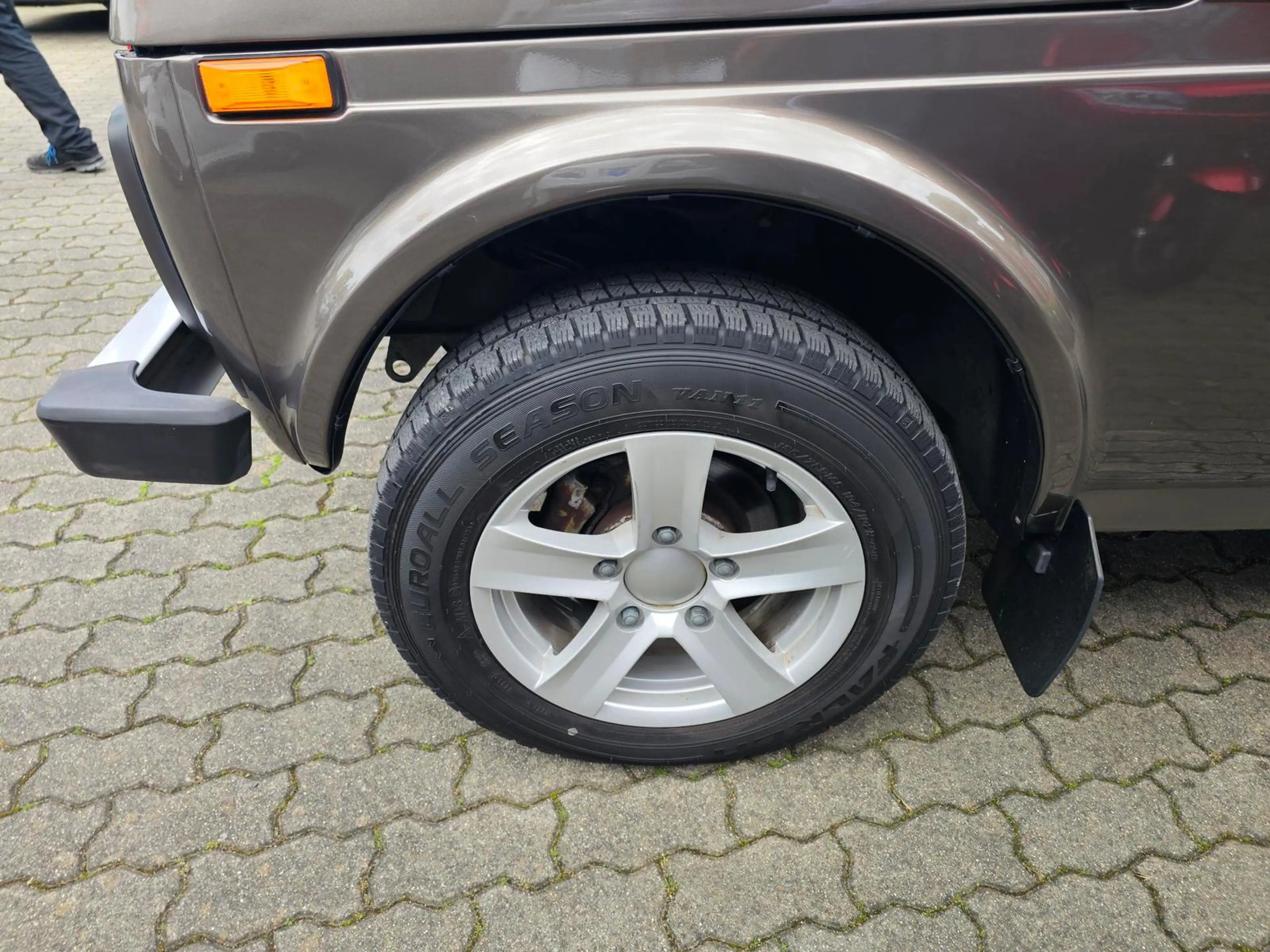 Lada Niva 1.7i 4x4 LUXUS AC+KLIMA+AHK1.9t+RADIO+LED+ — photo 5