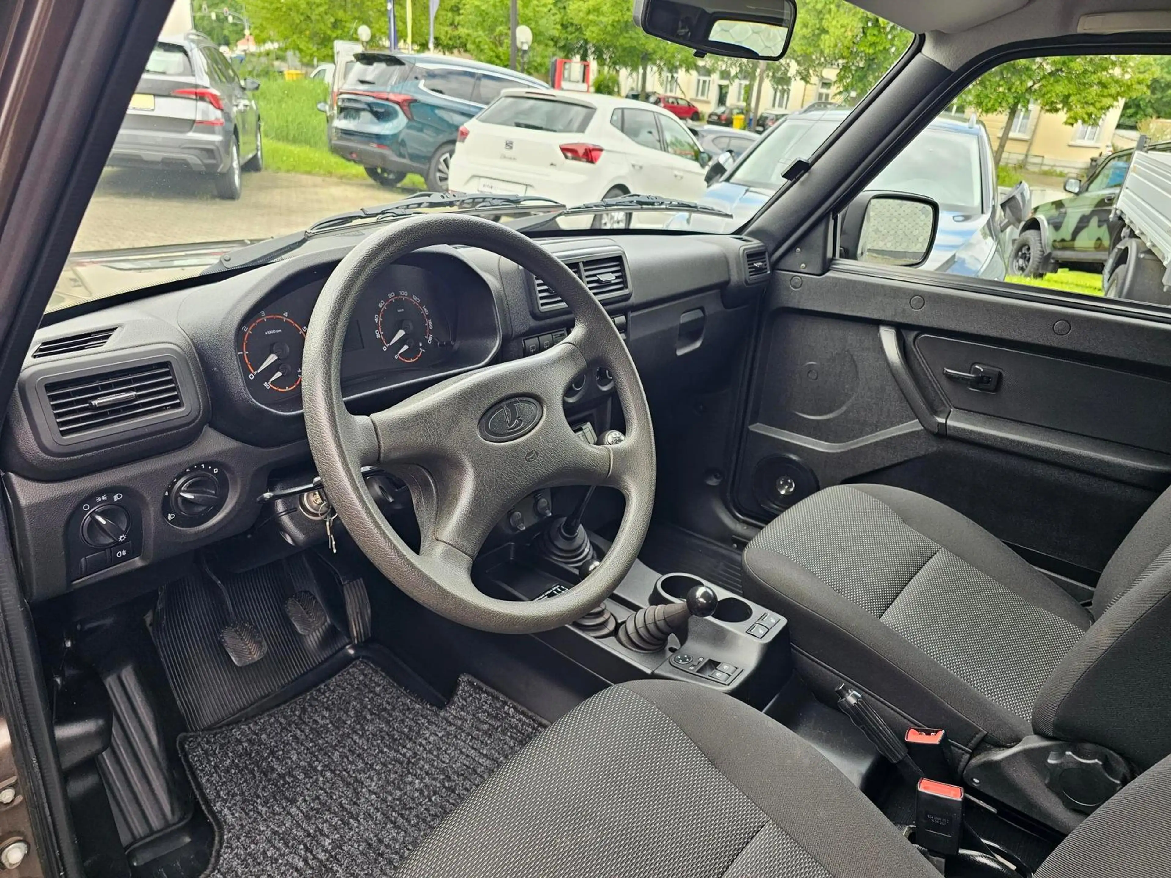 Lada Niva 1.7i 4x4 LUXUS AC+KLIMA+AHK1.9t+RADIO+LED+ — photo 11