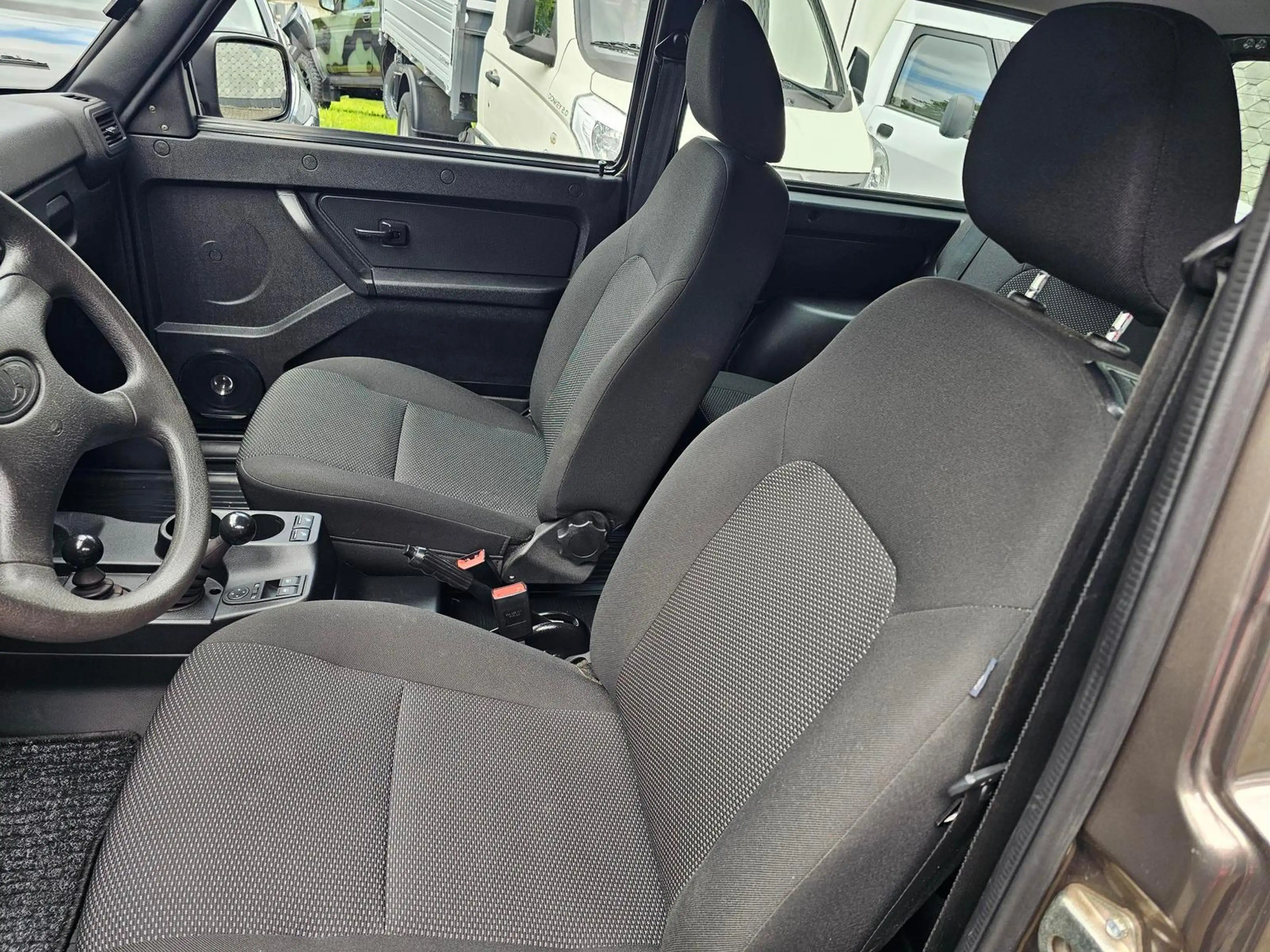 Lada Niva 1.7i 4x4 LUXUS AC+KLIMA+AHK1.9t+RADIO+LED+ — photo 12