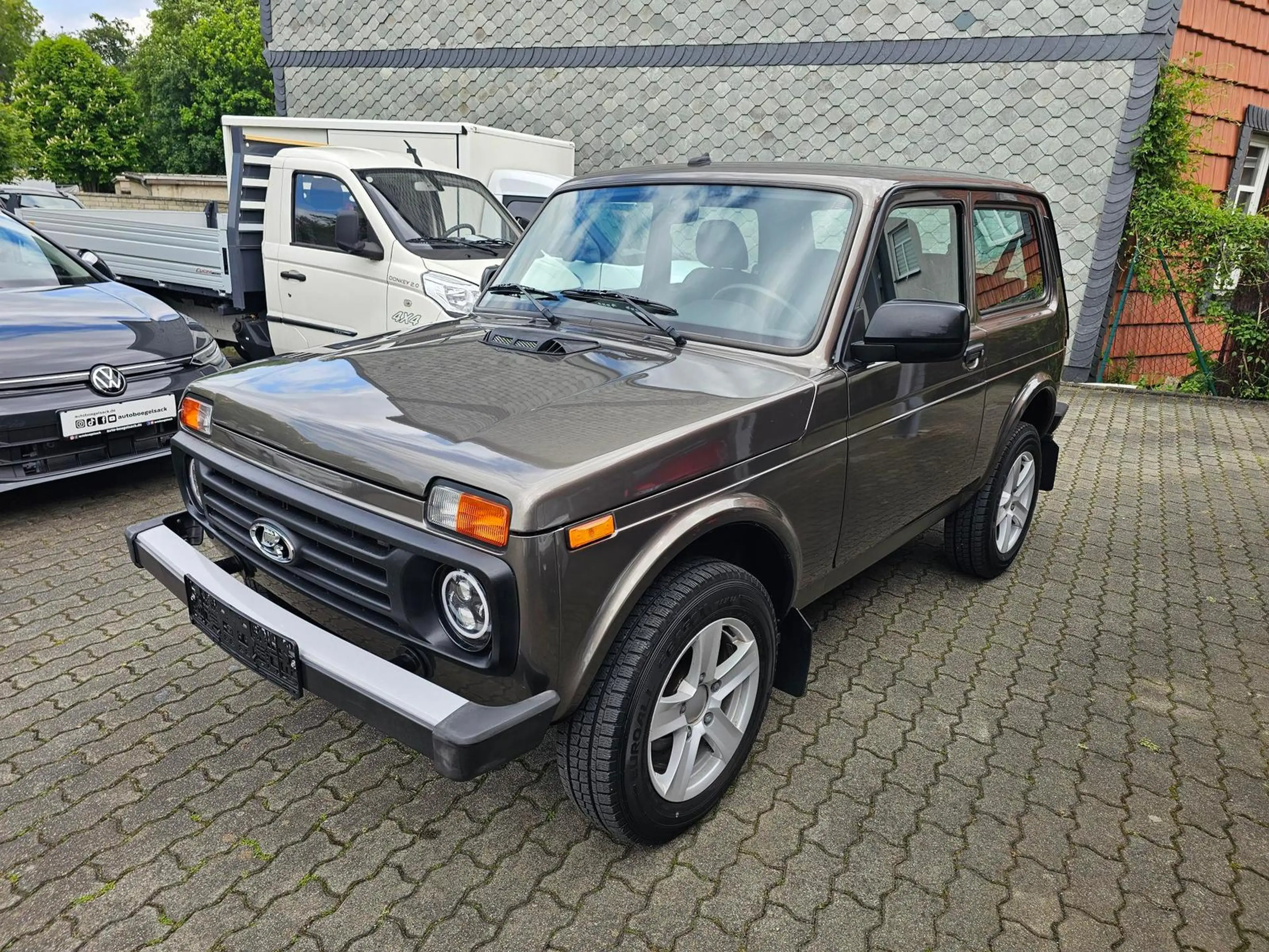 Lada Niva 1.7i 4x4 LUXUS AC+KLIMA+AHK1.9t+RADIO+LED+