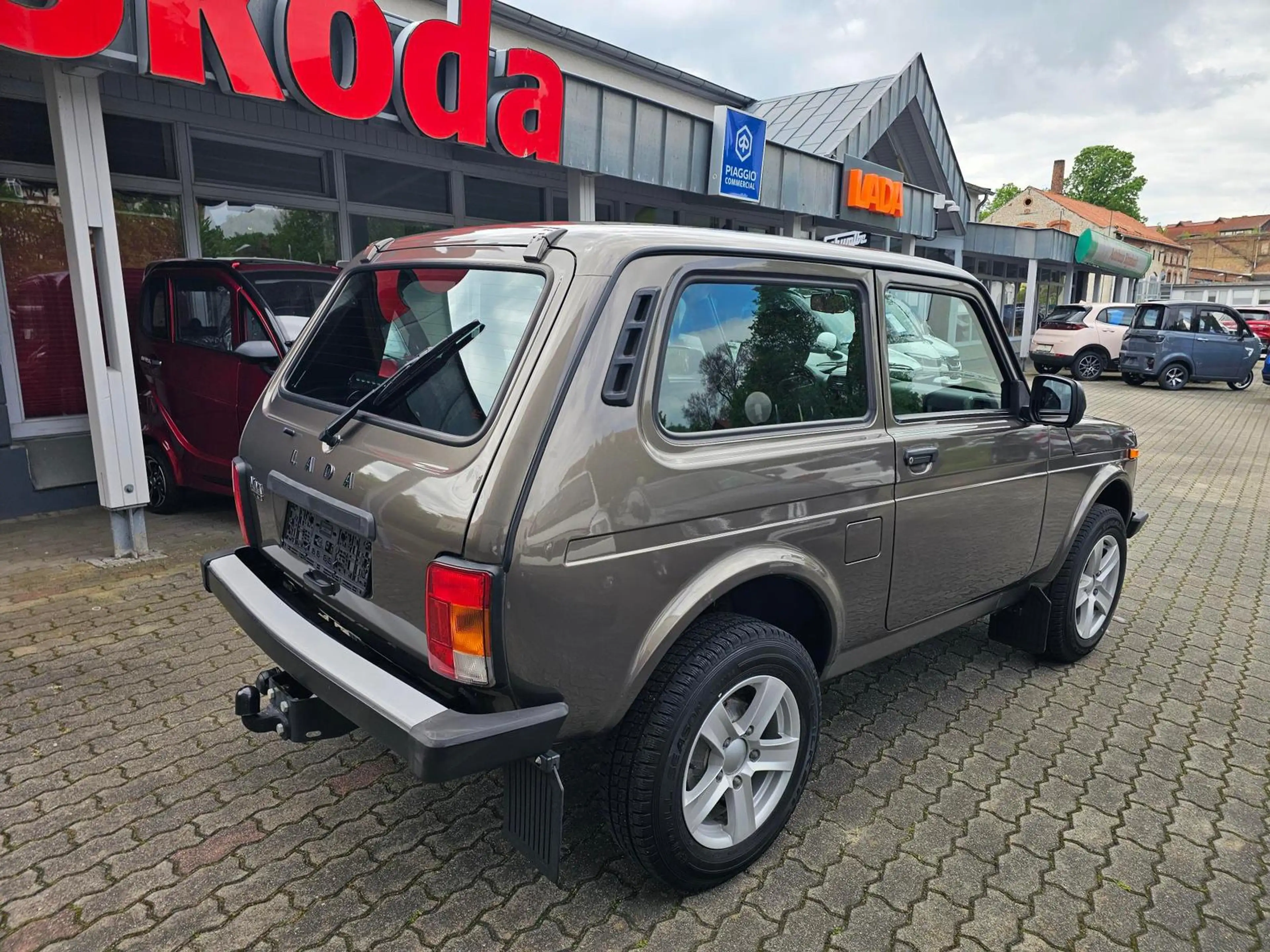 Lada Niva 1.7i 4x4 LUXUS AC+KLIMA+AHK1.9t+RADIO+LED+ — photo 3