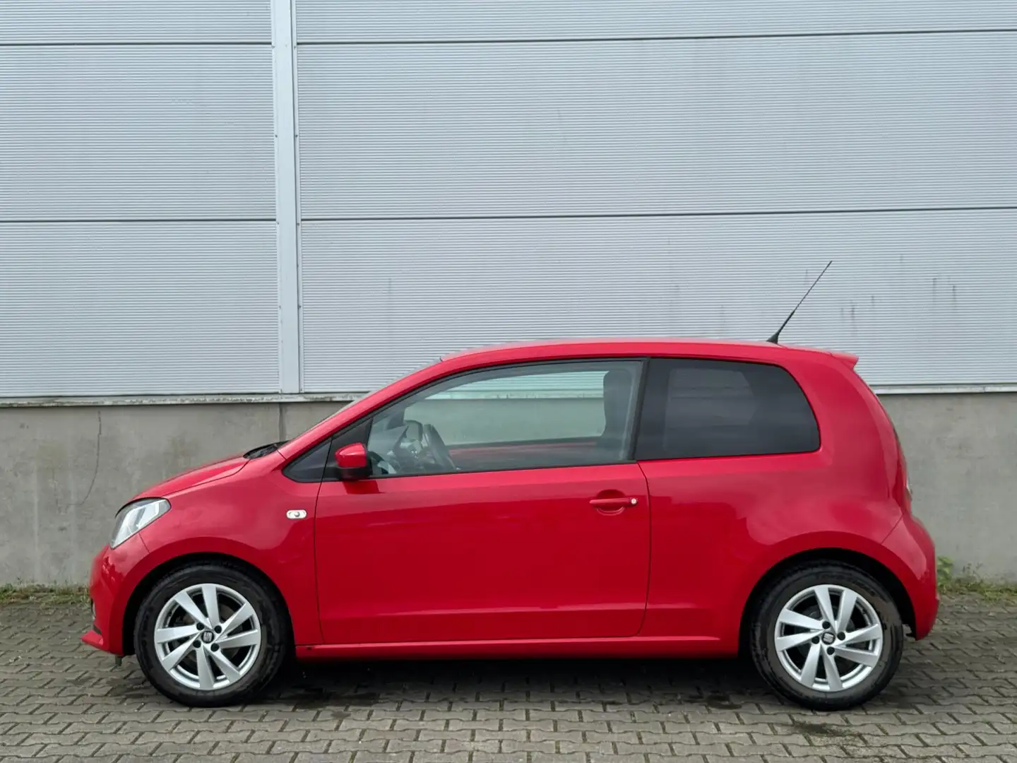 SEAT Mii 1.0 Style Sport AIRCO|CRUISE|PARKEER.S|LM|APK|NAP| Rood - 2