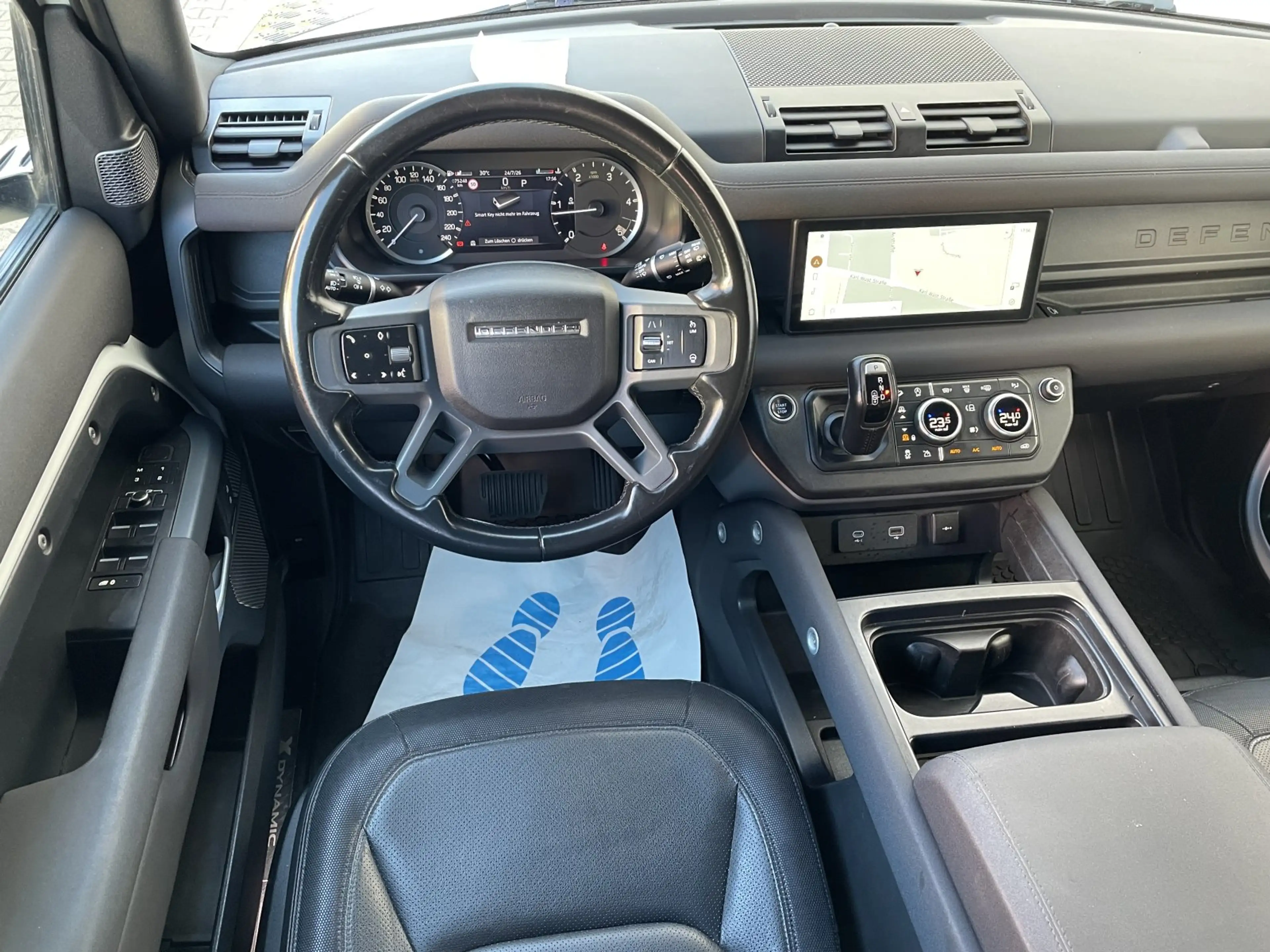 Land Rover Defender 110 D250 3.0 Mild-Hybrid X-Dynamic SE — photo 4