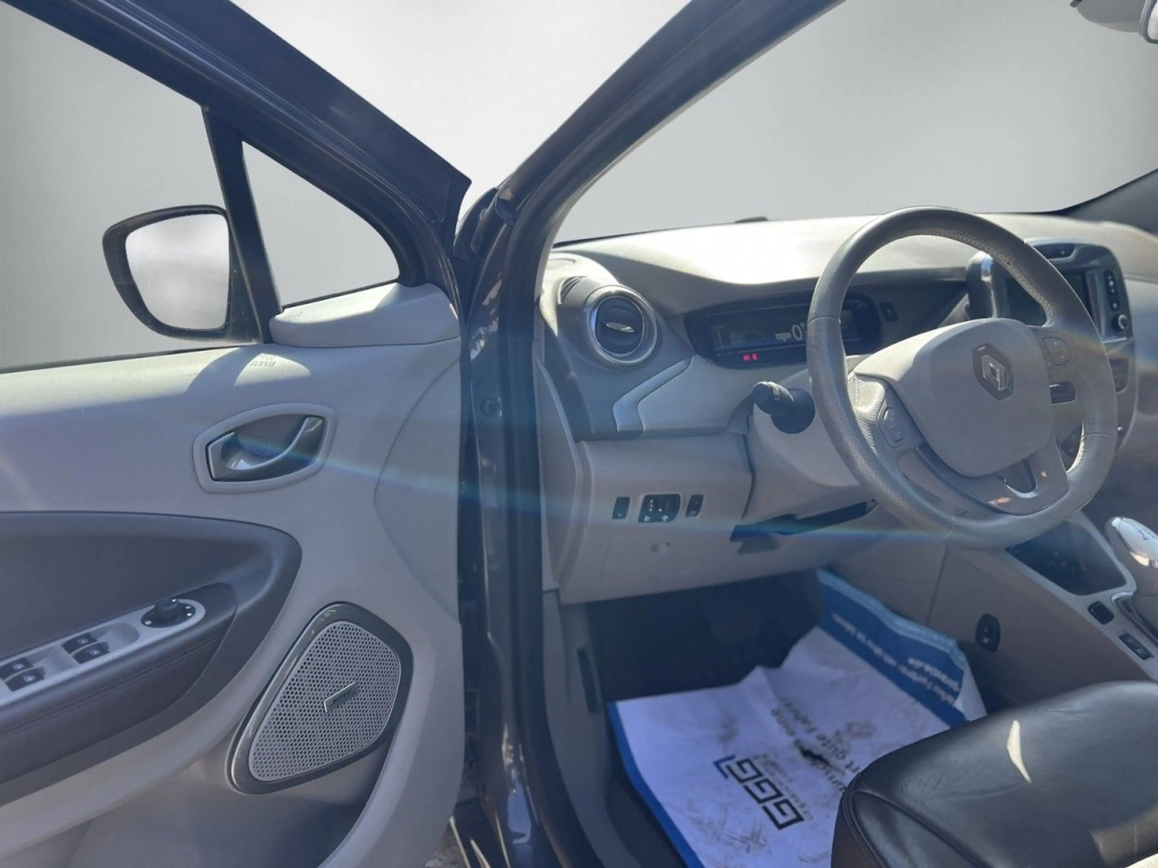 Renault ZOE Zoe Life Klima Navi Leder Einparkhilfe — photo 9