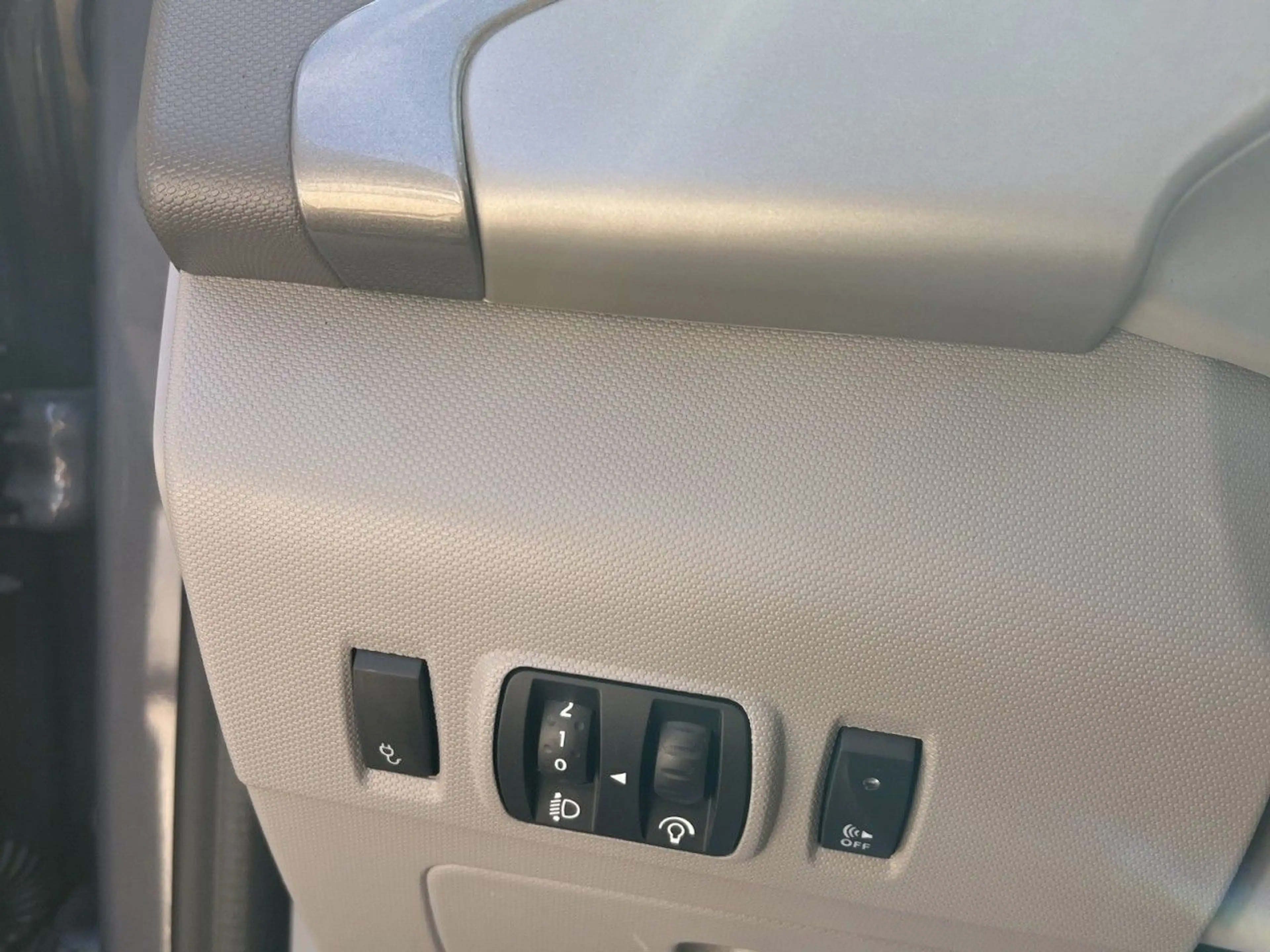 Renault ZOE Zoe Life Klima Navi Leder Einparkhilfe — photo 12