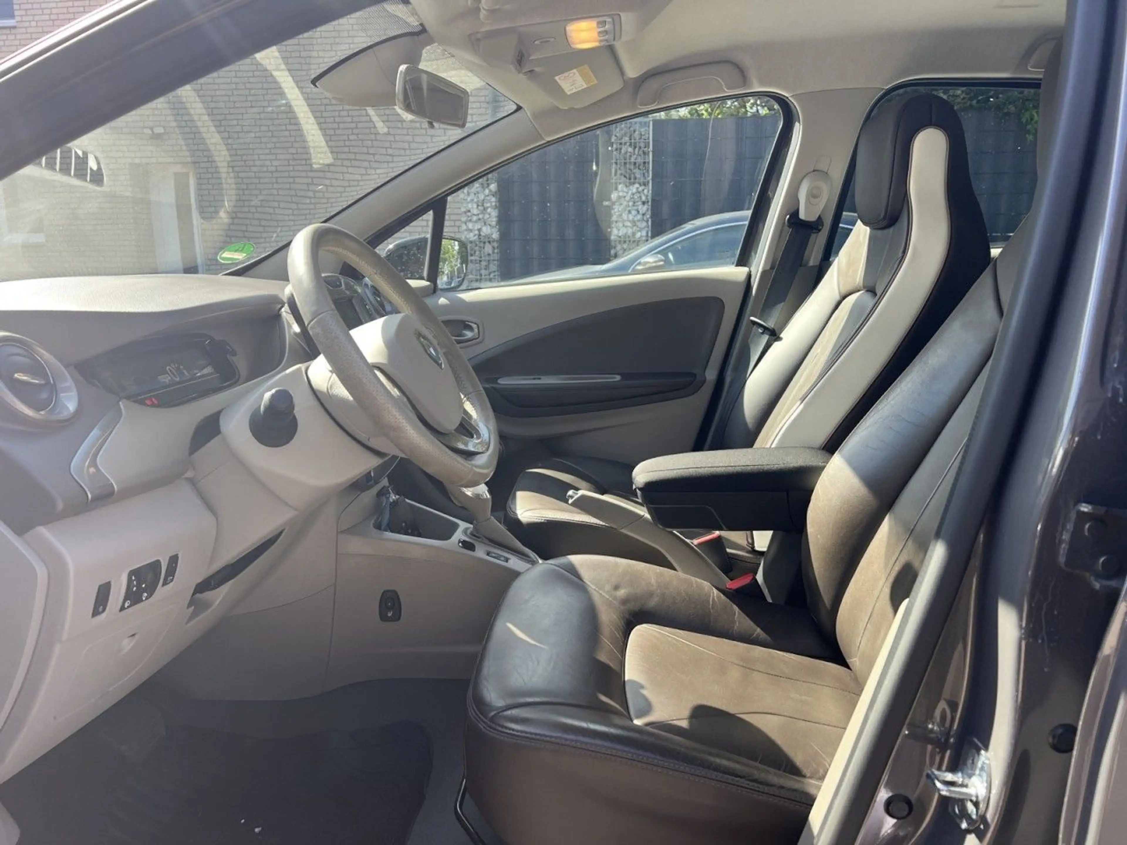 Renault ZOE Zoe Life Klima Navi Leder Einparkhilfe — photo 15
