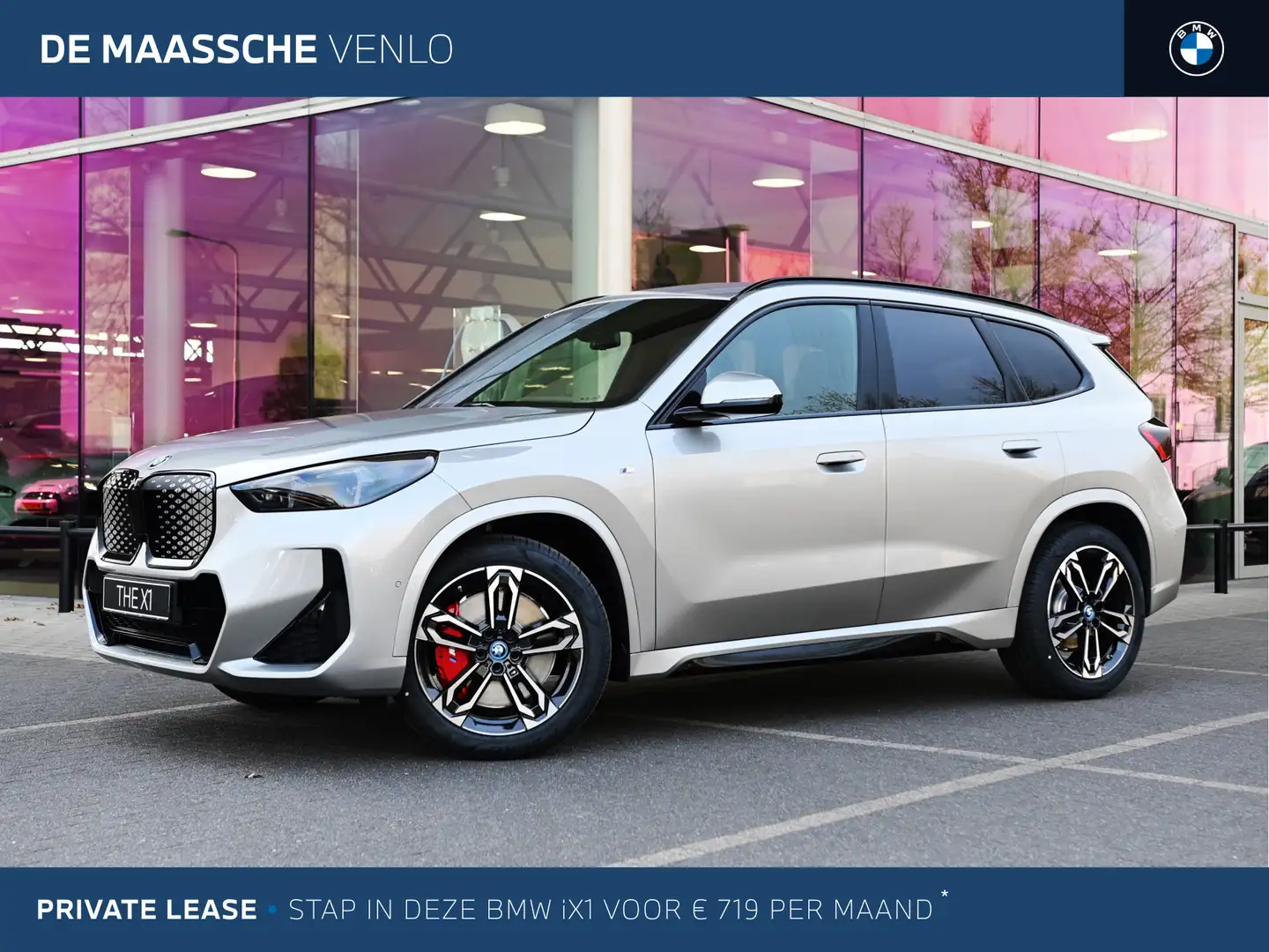 BMW iX1 eDrive20 M Sport / Trekhaak / Sportstoelen / Adapt Zilver - 1