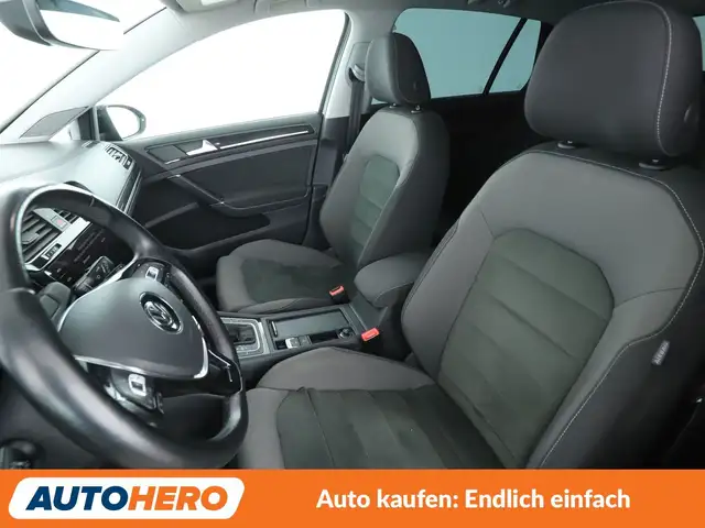 Volkswagen Golf view 10