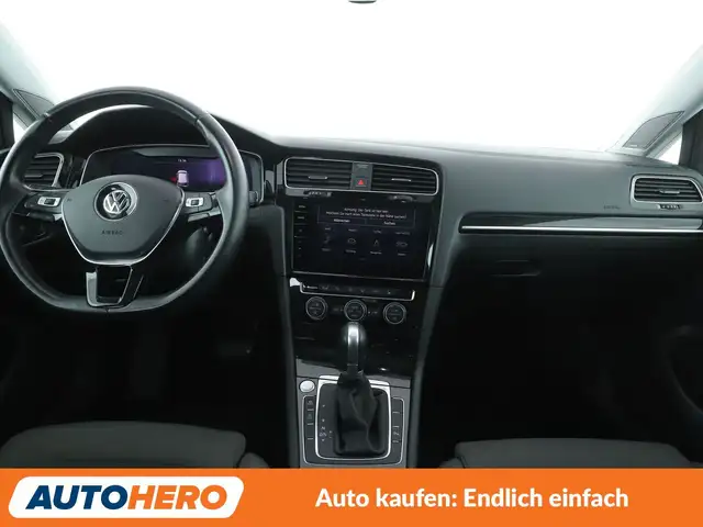 Volkswagen Golf view 12
