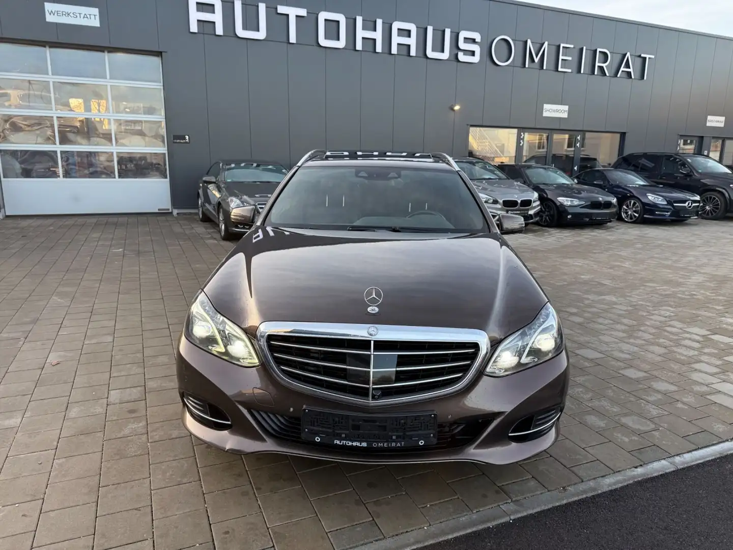 Mercedes-Benz E 350 4Matic/Memory/Distronic/360°/Navi/LED/SHZ Braun - 2