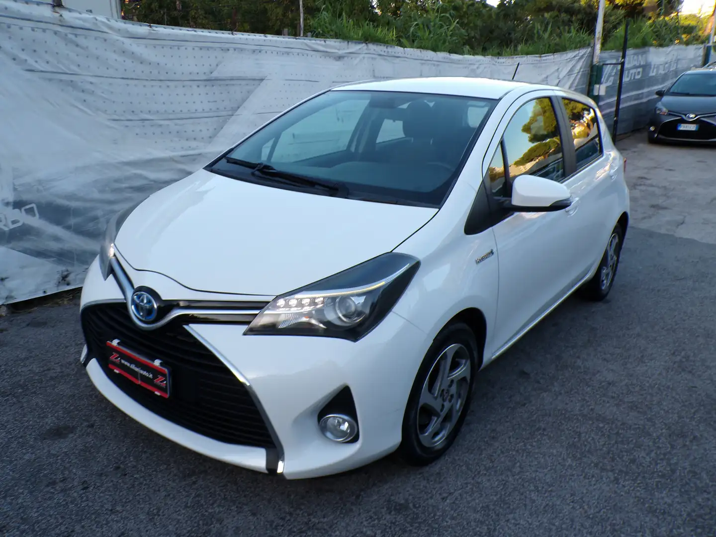 Toyota Yaris 1.5h Active ..QUALSIASI PROVA..BLUETOOTH.. Blanc - 2