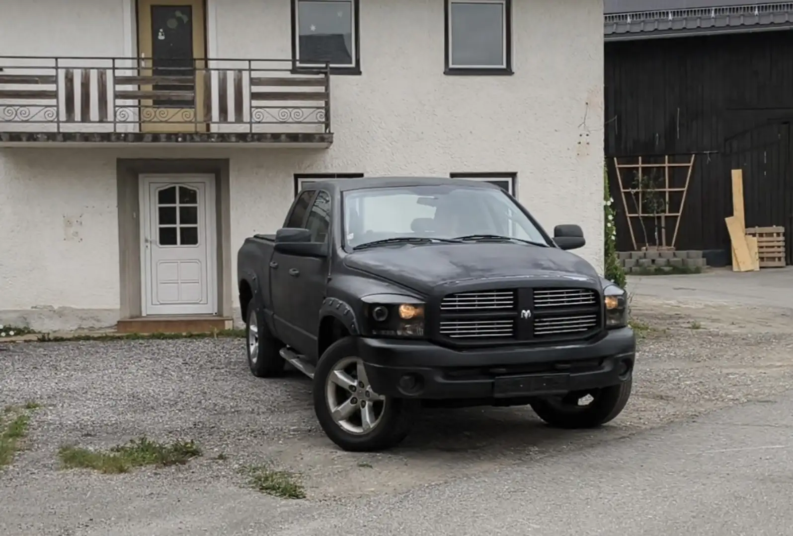 Dodge RAM Hemi 4x4 Schwarz - 1