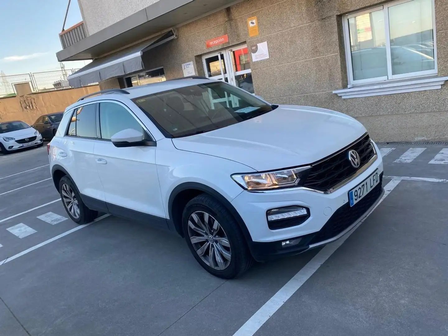 Volkswagen T-Roc 1.6TDI Advance Weiß - 2