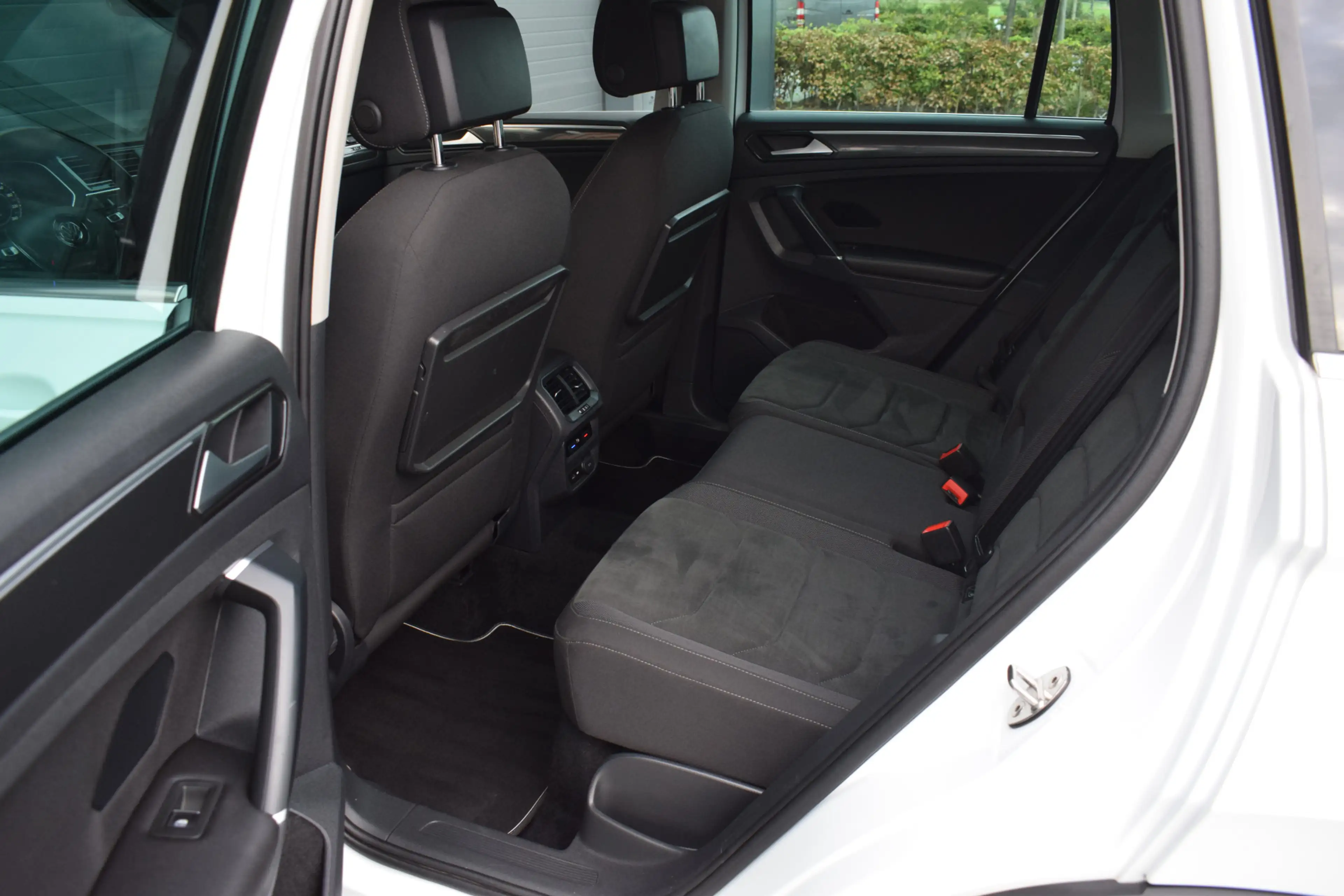 Volkswagen Tiguan 1.4 TSI 150pk DSG R-line | Virtual | LED | Trekhaa — photo 11