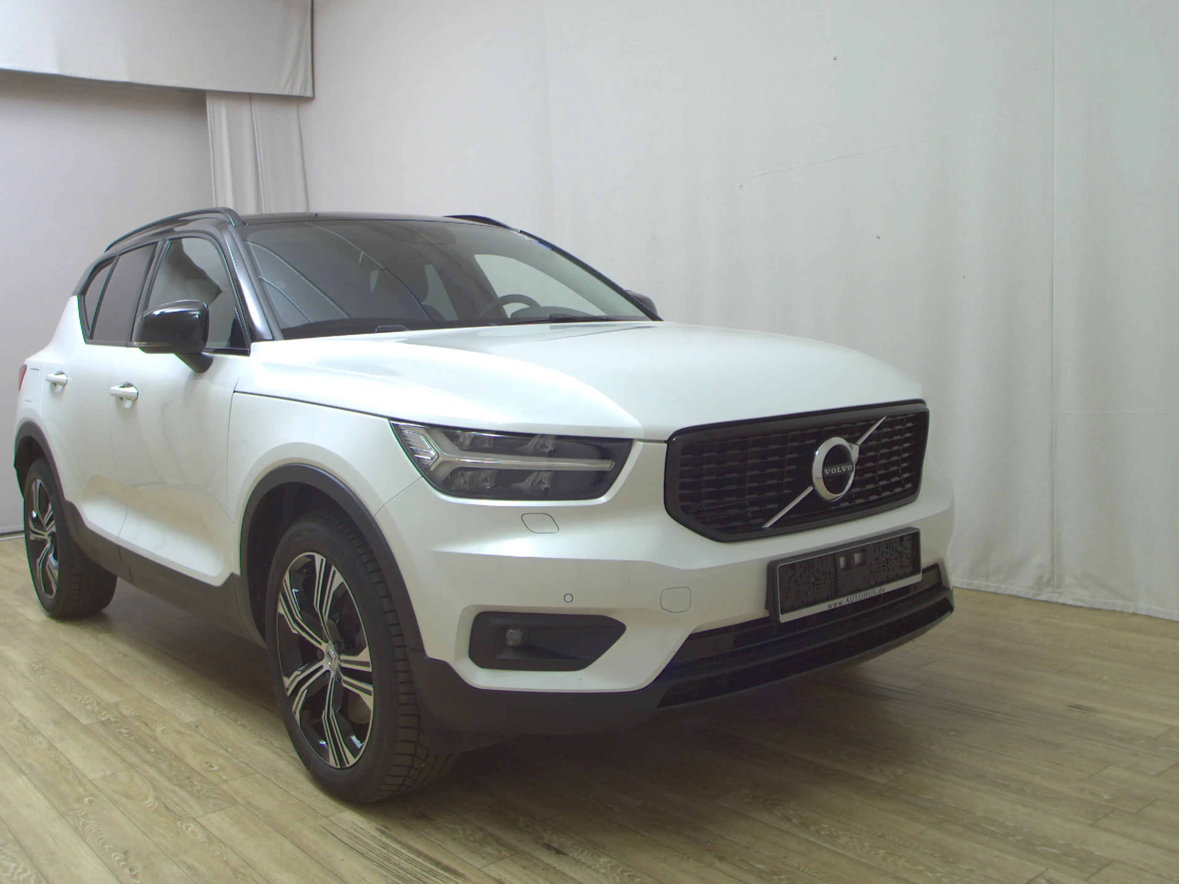 Volvo XC40 T5 Recharge R-Design Navi LED RFK — photo 3