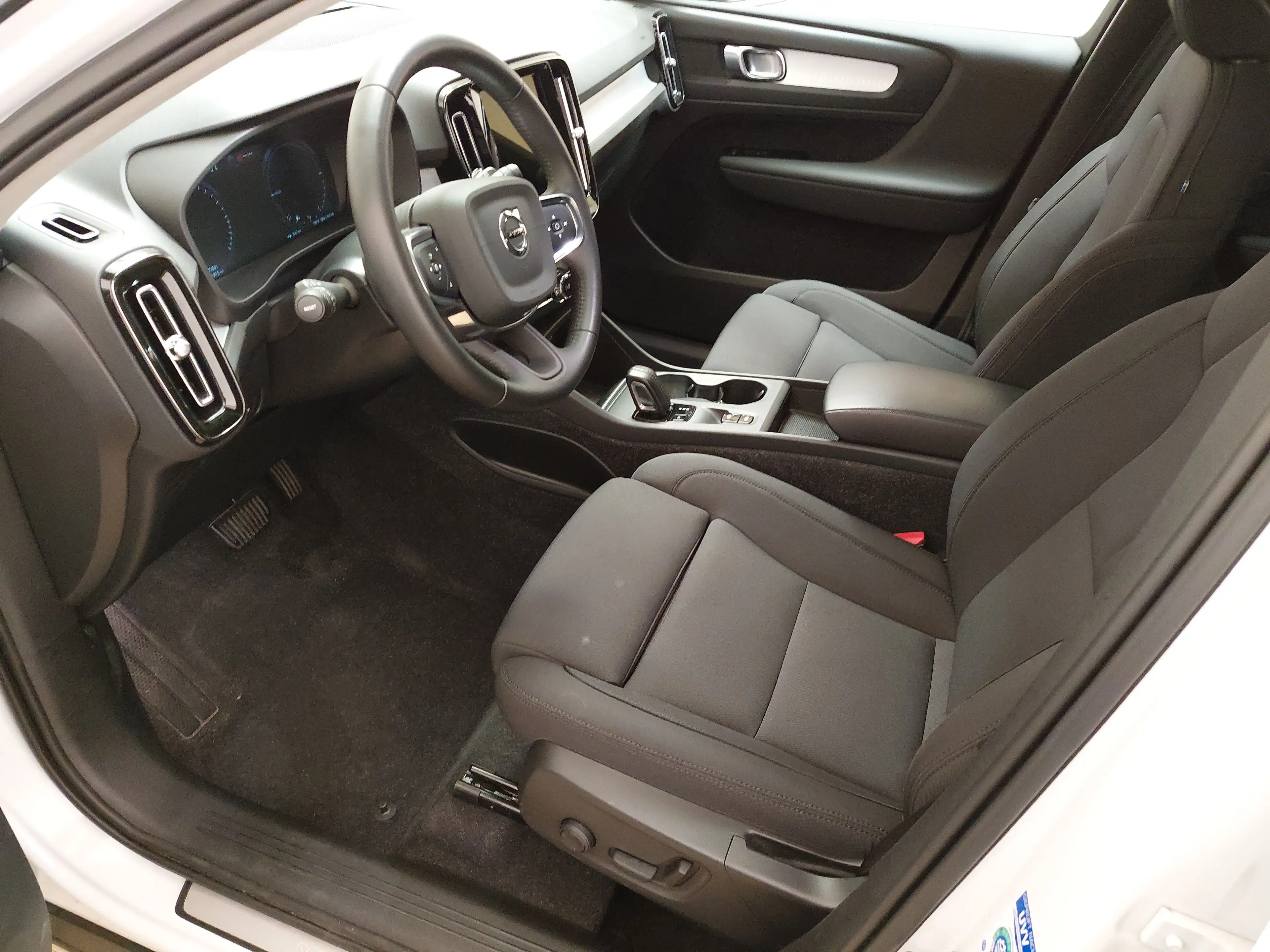 Volvo XC40 T5 Recharge R-Design Navi LED RFK — photo 6