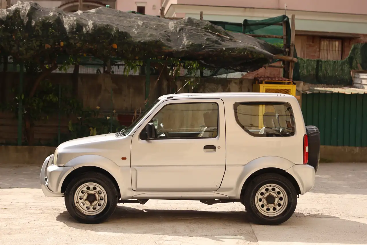 Suzuki Jimny 2000, 1.3 4x4, foto 1