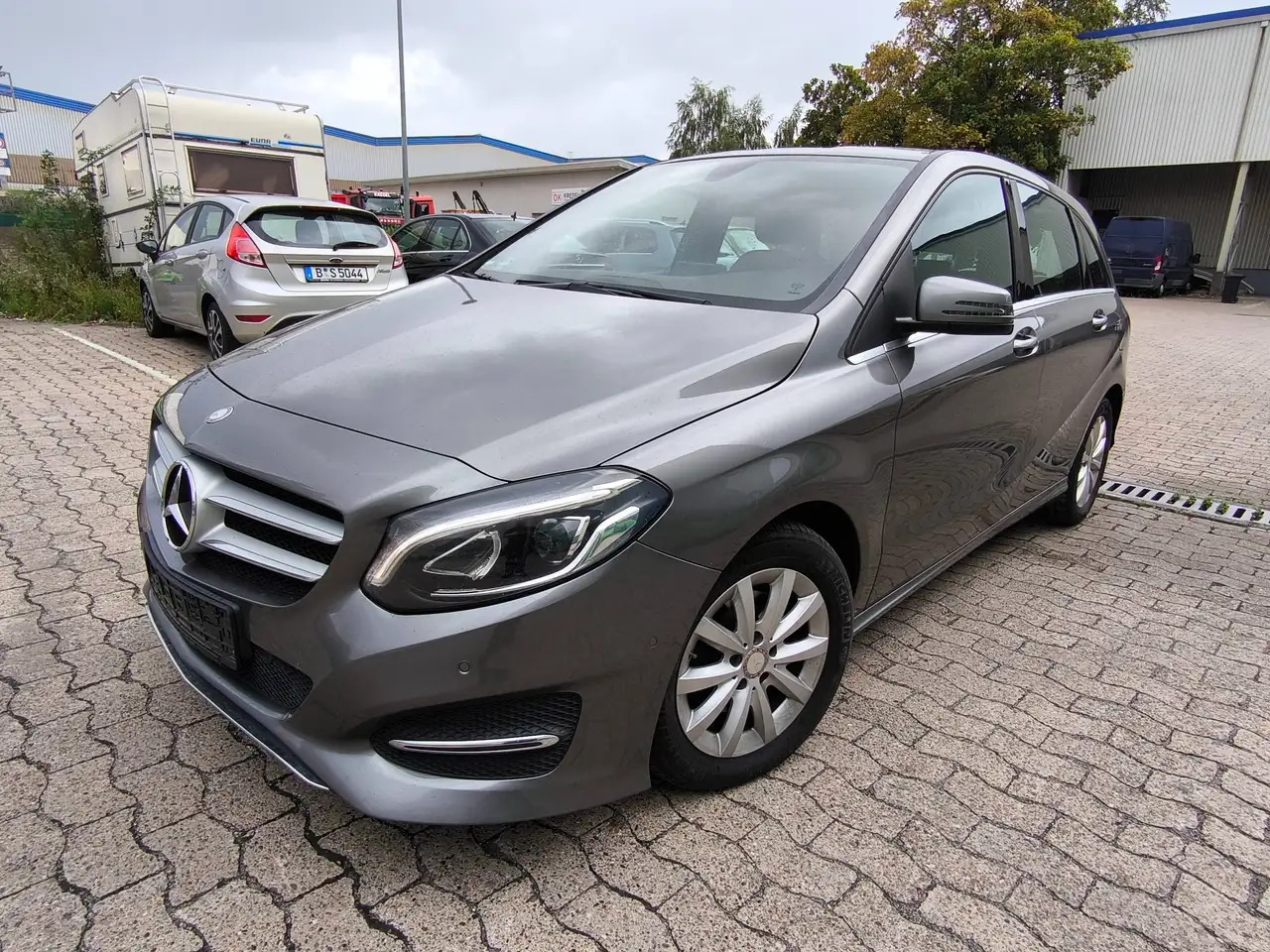 Mercedes-Benz B 200