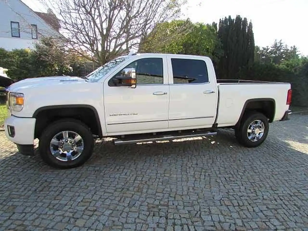 GMC Sierra