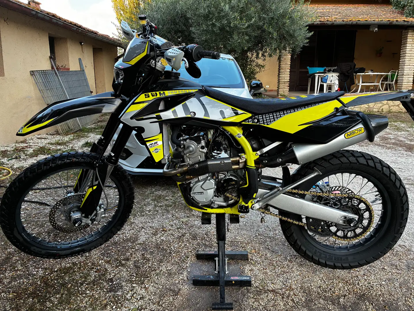 SWM RS 300 R SWM RS 300 R Černá - 1