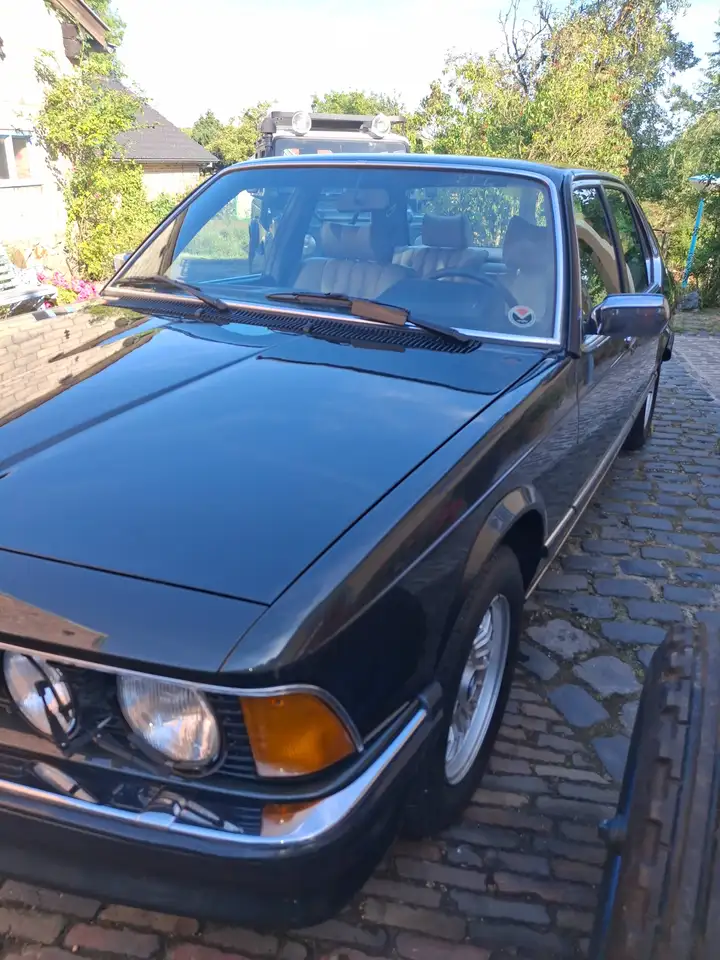 BMW 745