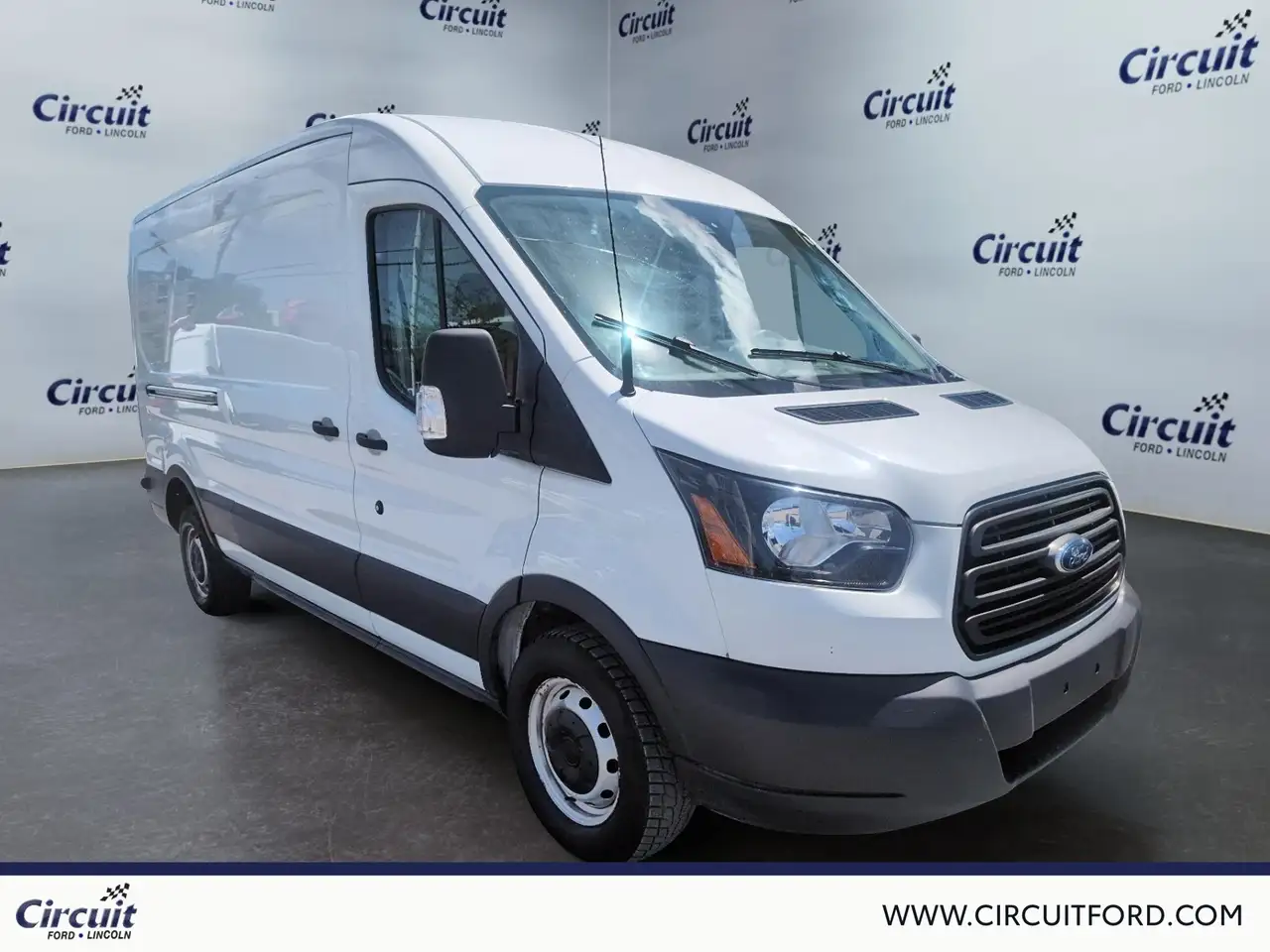 Ford Transit снимка Ford Transit