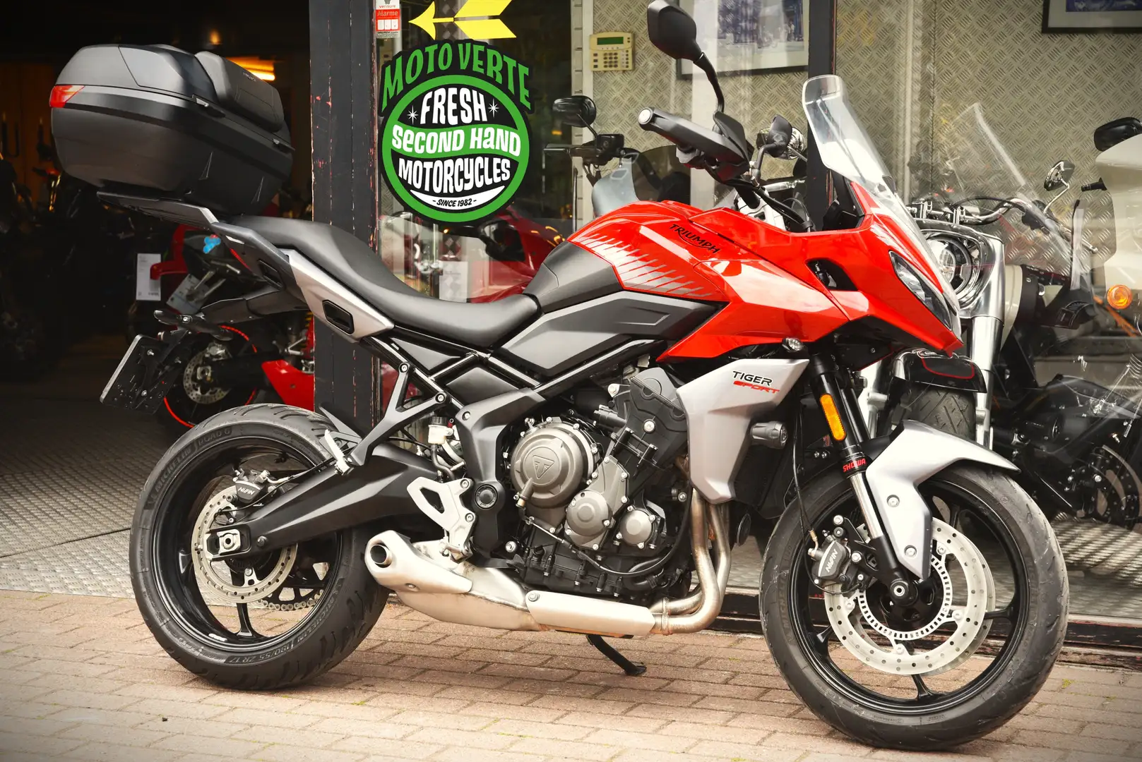 Triumph Tiger Sport 660 ***MOTO VERTE*** Rood - 1